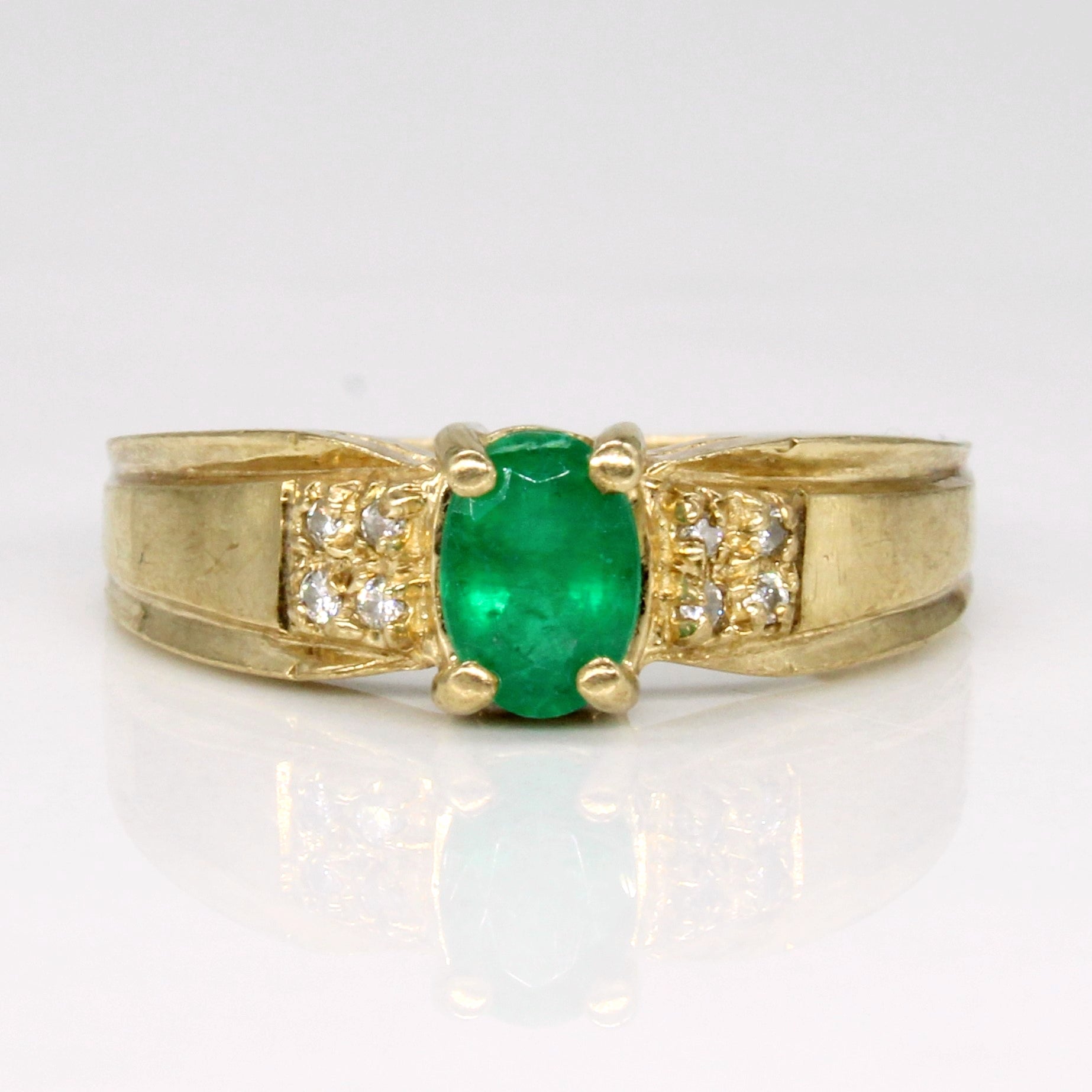 Emerald & Diamond Ring | 0.35ct, 0.04ctw | SZ 6.25 |
