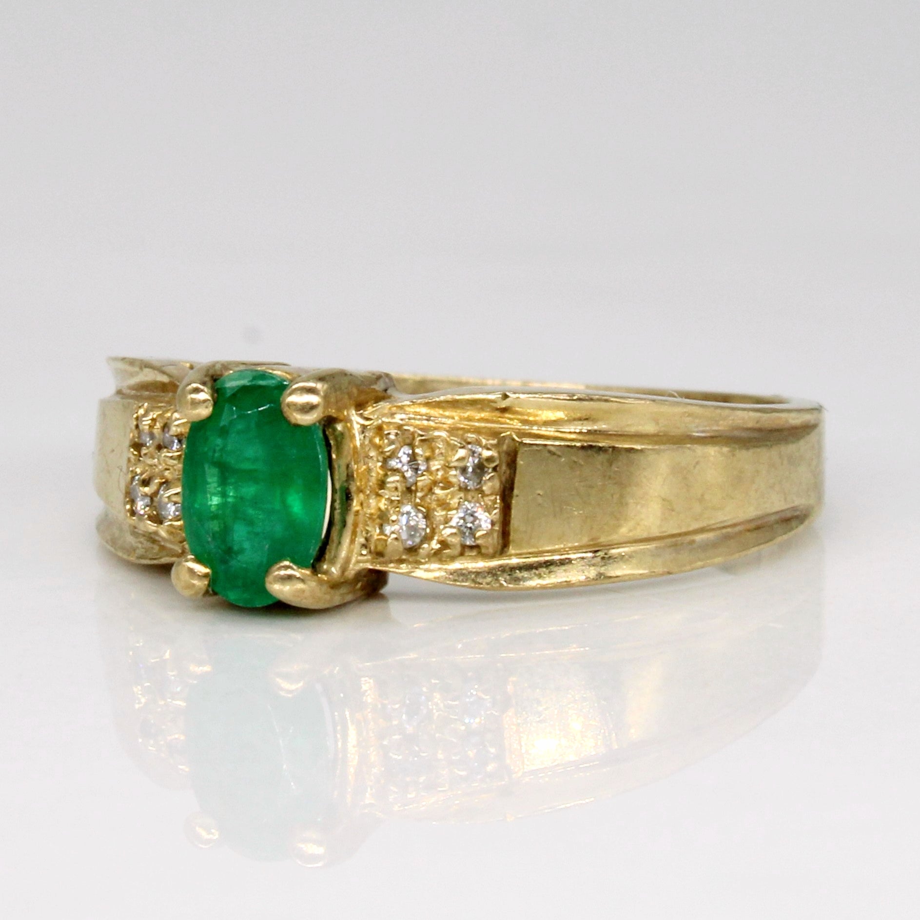 Emerald & Diamond Ring | 0.35ct, 0.04ctw | SZ 6.25 |