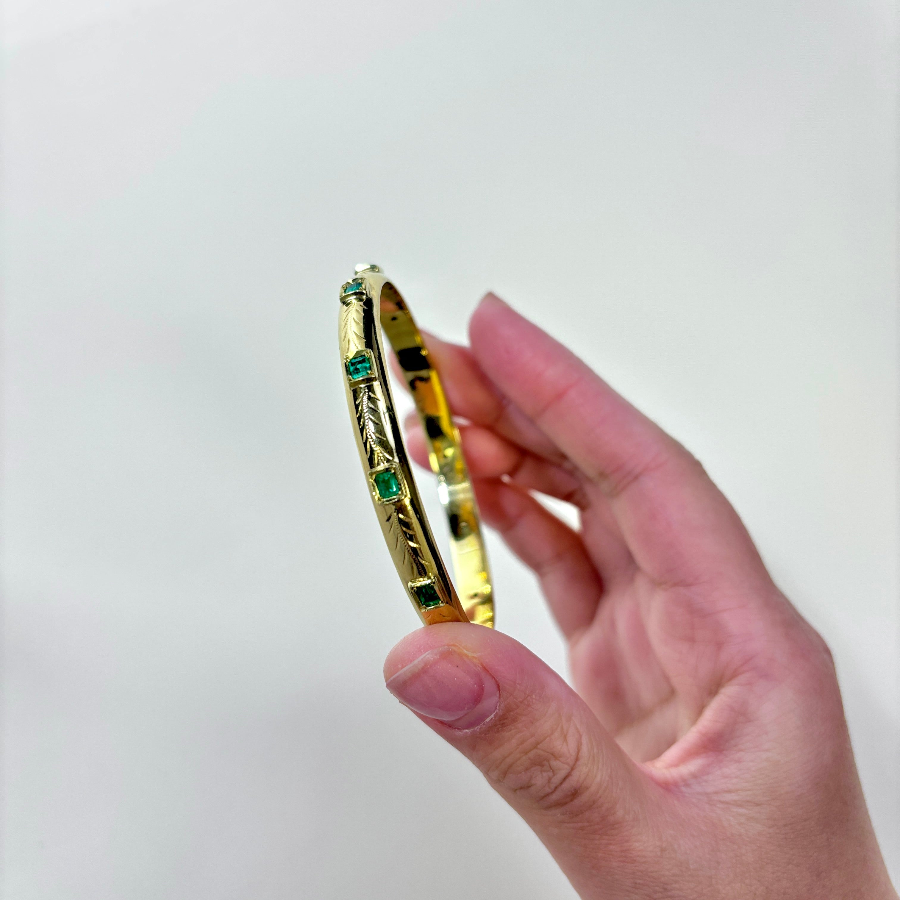 18K Yellow Gold Emerald Bangle | 1.93ctw | 7.75" |