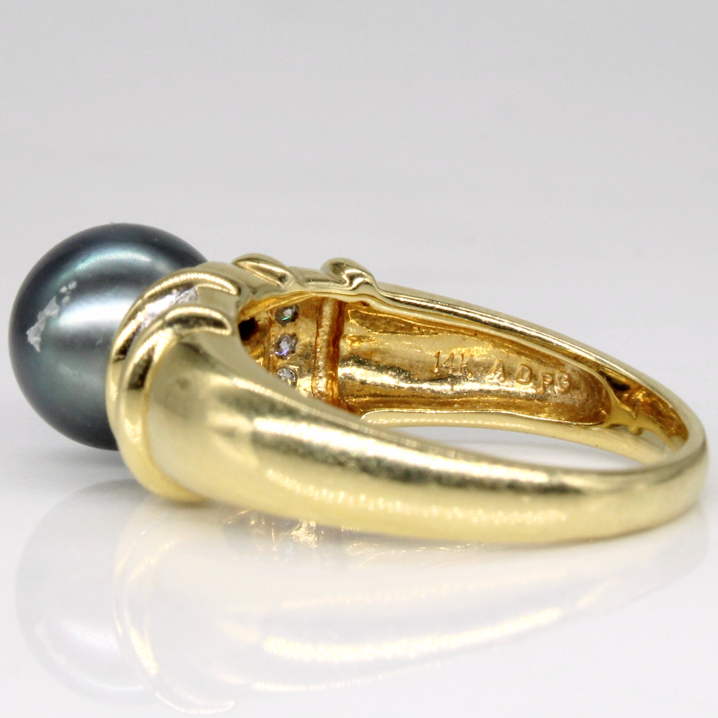 Black Pearl & Diamond Ring | 0.10ctw | SZ 7 |