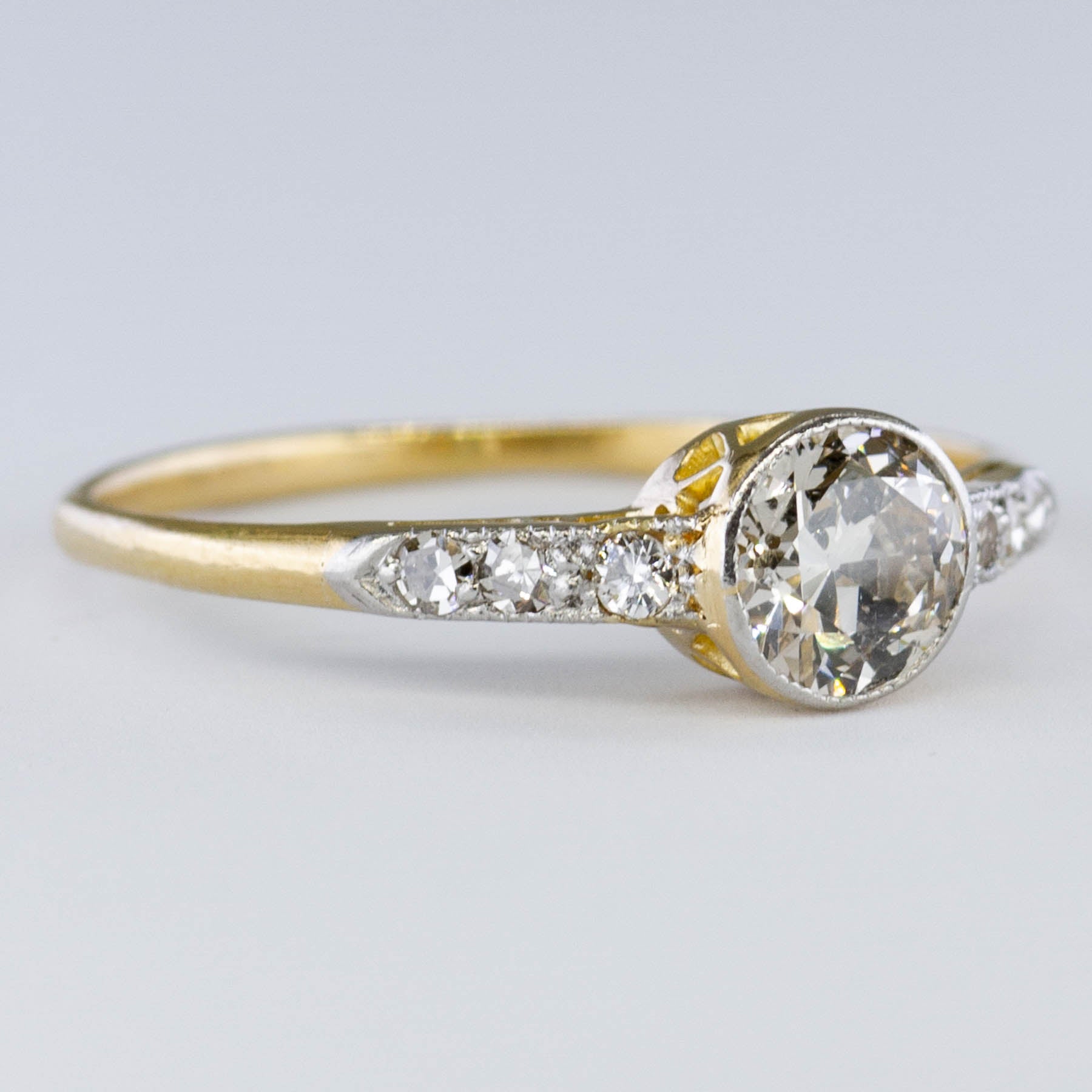 Bague Art Déco en or 18 carats et platine, diamant taille ancienne européenne | 0,66 ct | Taille 7,5 |