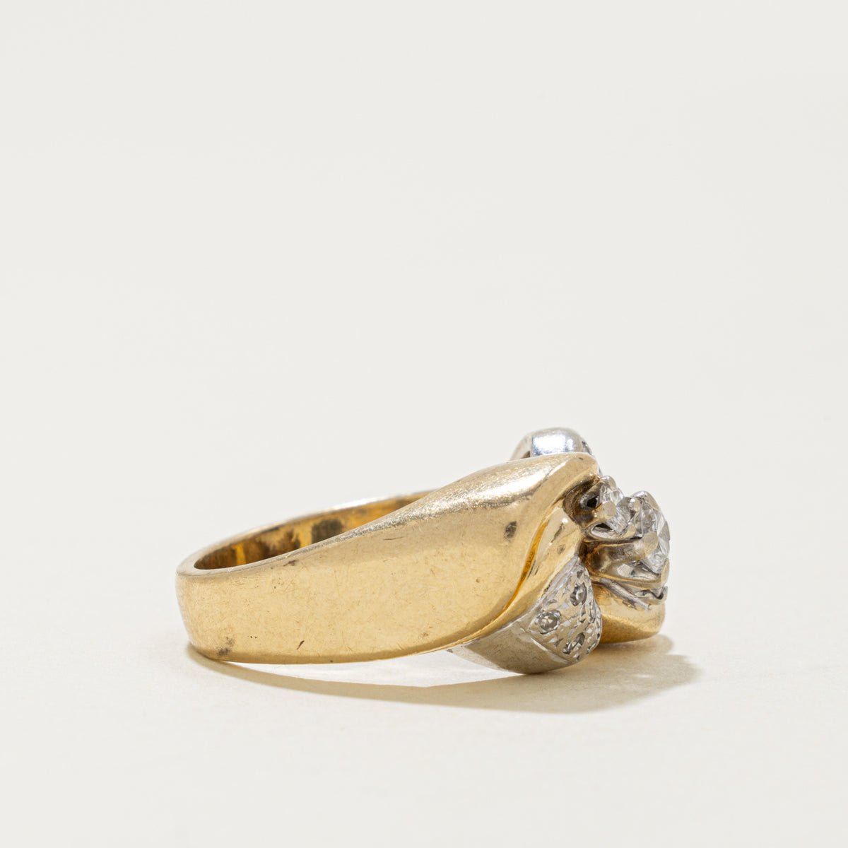 10k Diamond Textured Wave Ring | 0.35ctw | SZ 7