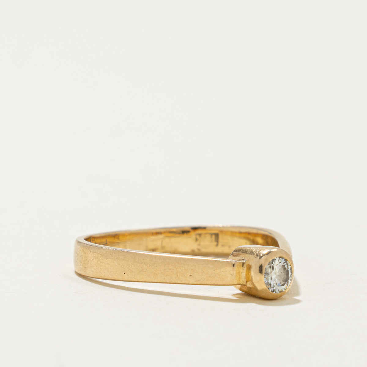 14k Solitaire Diamond Reverse Tapered Ring | 0.14ct | SZ 7