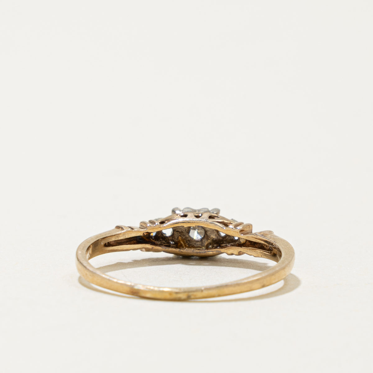 14k Illusion Set Diamond Textured Ornate Ring | 0.01ctw | SZ 6.75