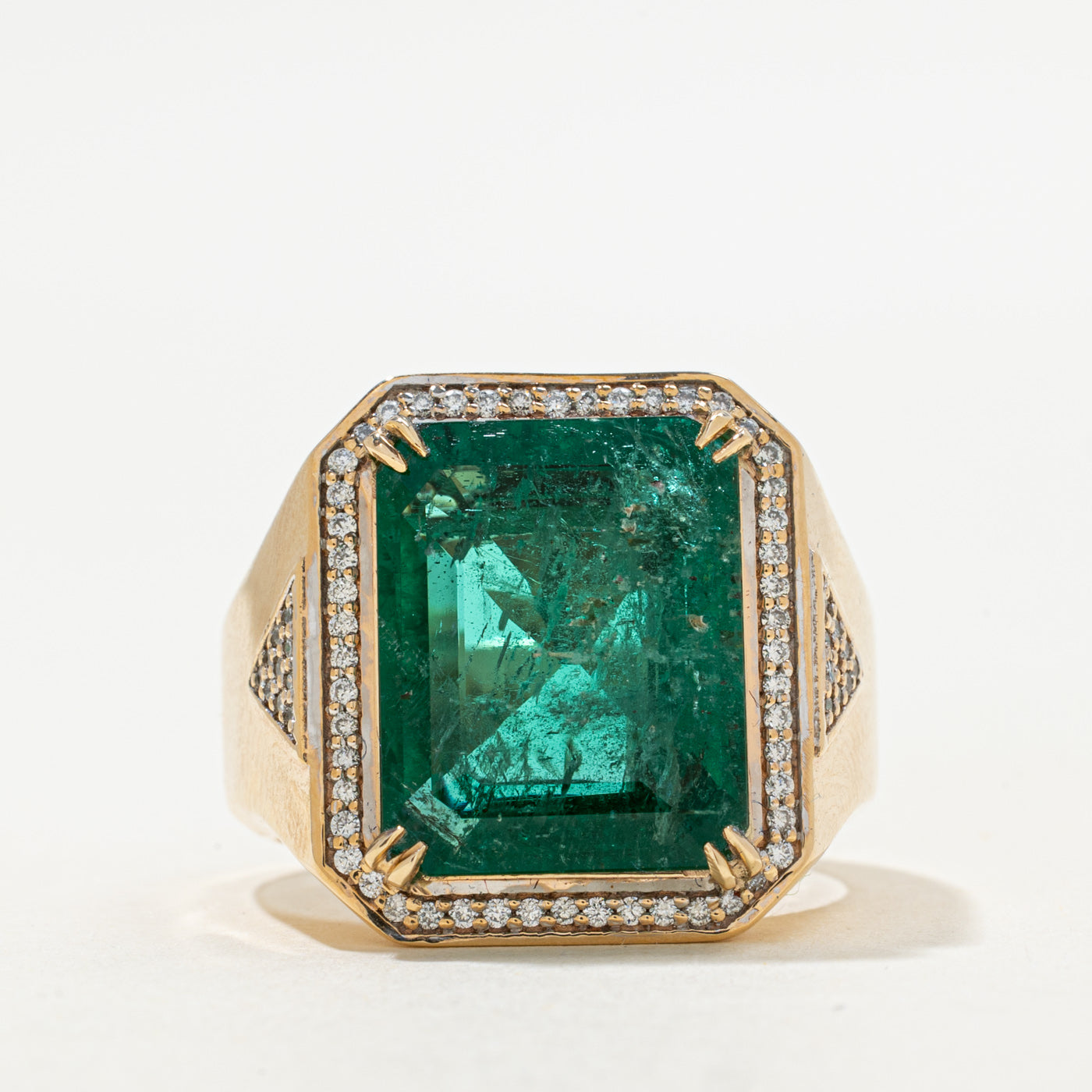 Bague en émeraude verte intense et diamants (9,28 ct + 0,21 ct au total) | Taille 10,5