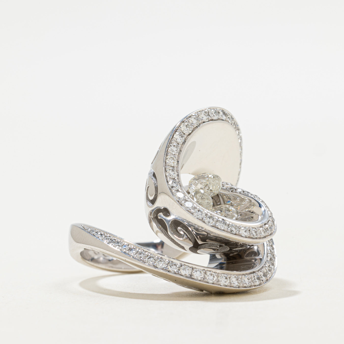 Bague cocktail « De Grisogono » en diamants briolette | 1,50 ct | 0,85 ct | Taille 6,5