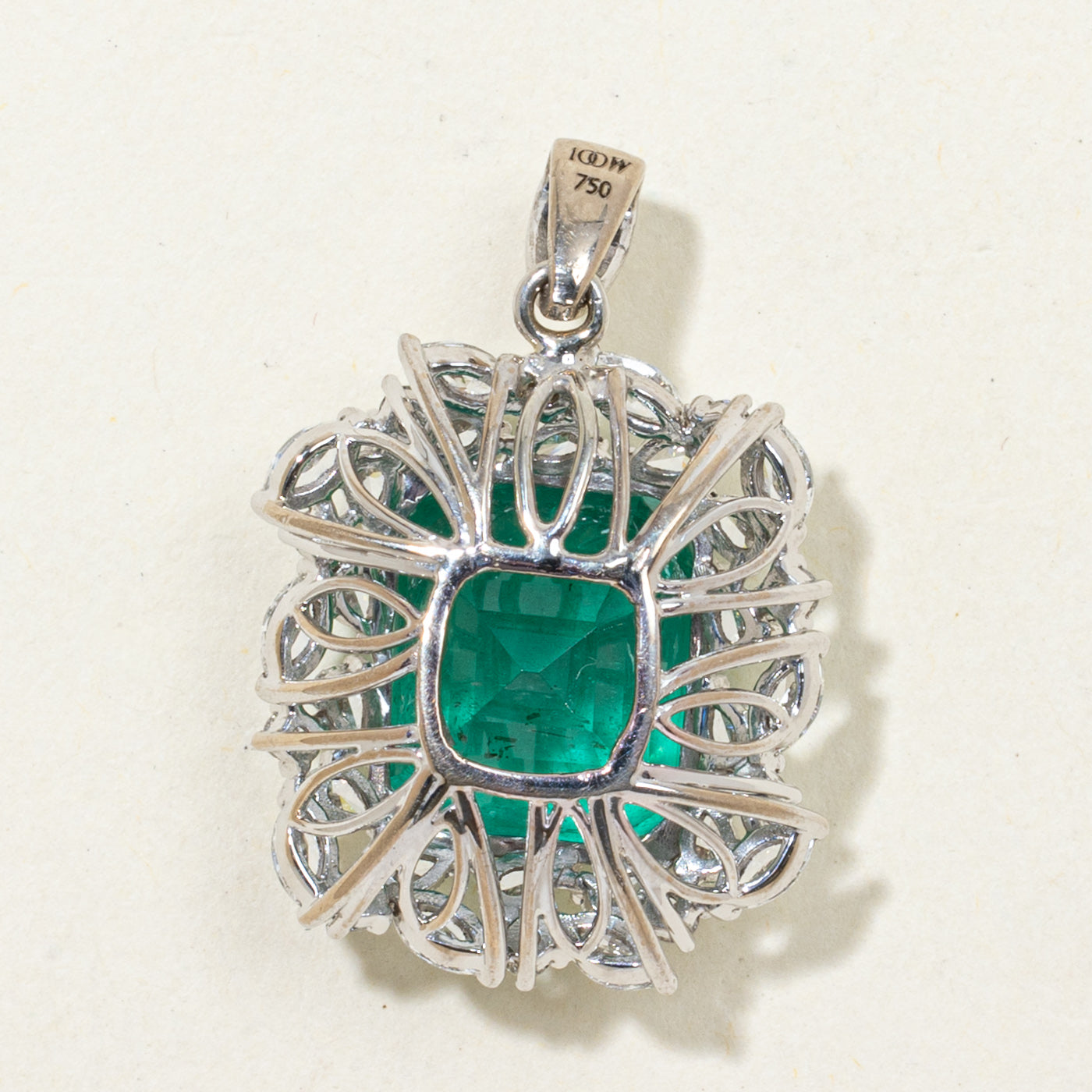 Pendentif émeraude 12,08 ct GRS sans huile et diamants | GRS 12,08 ct | 1,35 ct au total