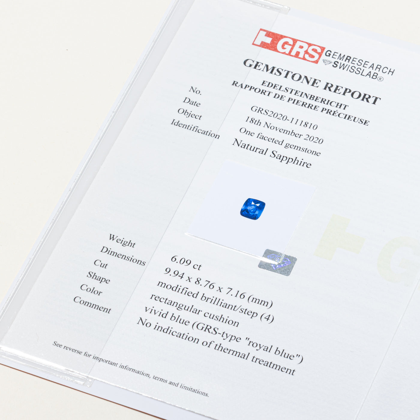 Bague en saphir bleu royal de Ceylan non chauffé et diamants (GRS) | Poids total des diamants : 6,09 ct (GRS), total des diamants : 2,10 ct (GRS) | Taille : 6,75