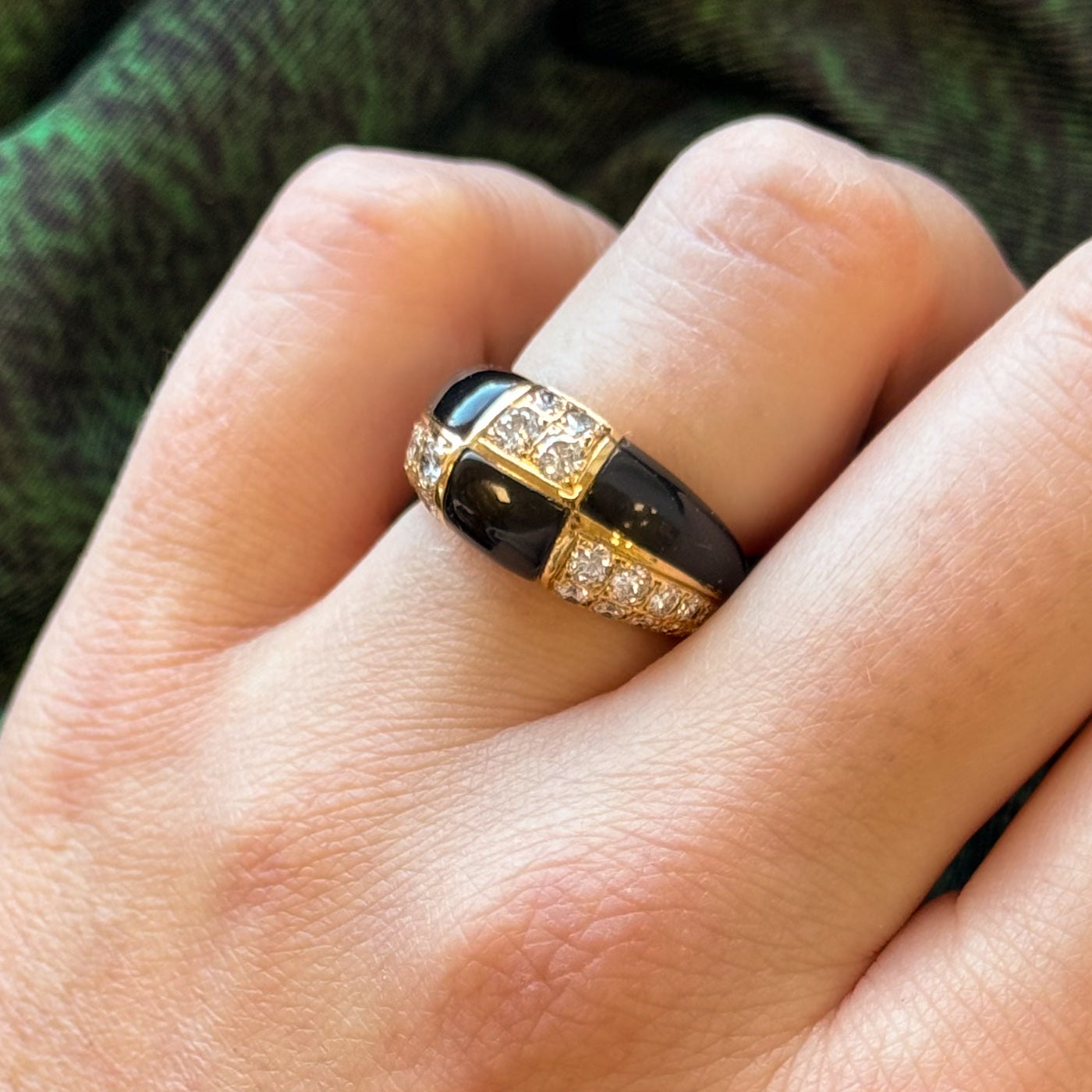 Bague en onyx et diamants | 15 mm x 6 mm, 1,2 ct | Taille 4,75 |