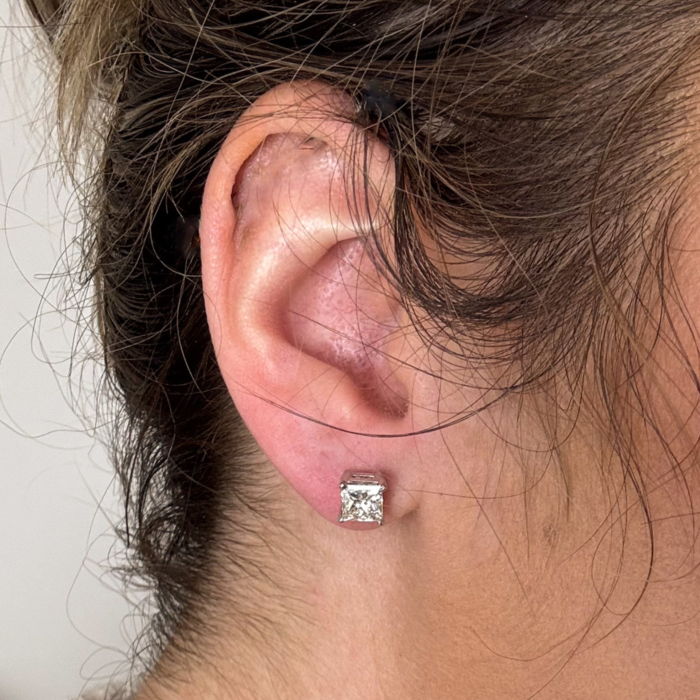 Boucles d'oreilles puces en diamant taille princesse | 2,04 ct I1 J/K |