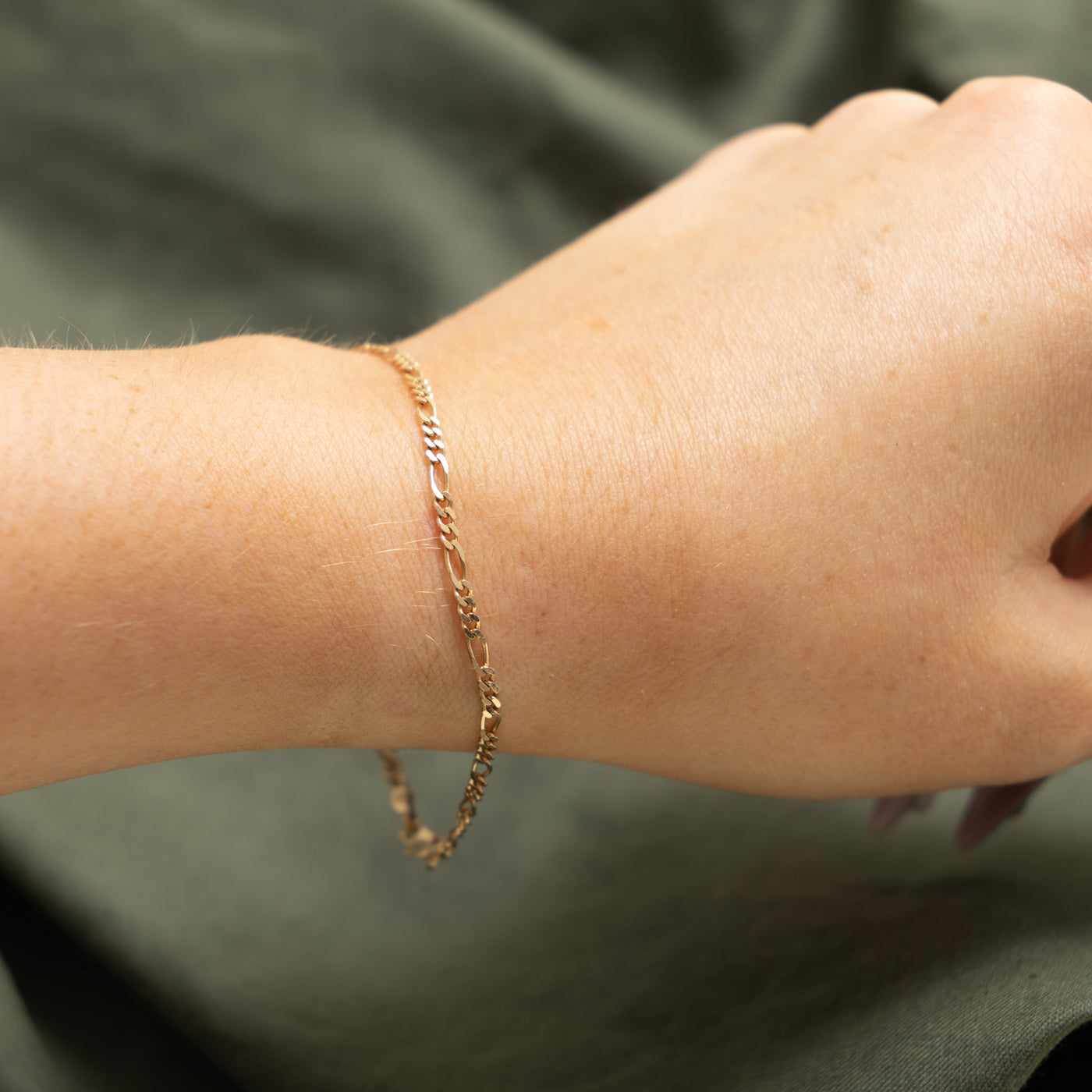 10k Yellow Gold Figaro Chain Bracelet | 7.25"