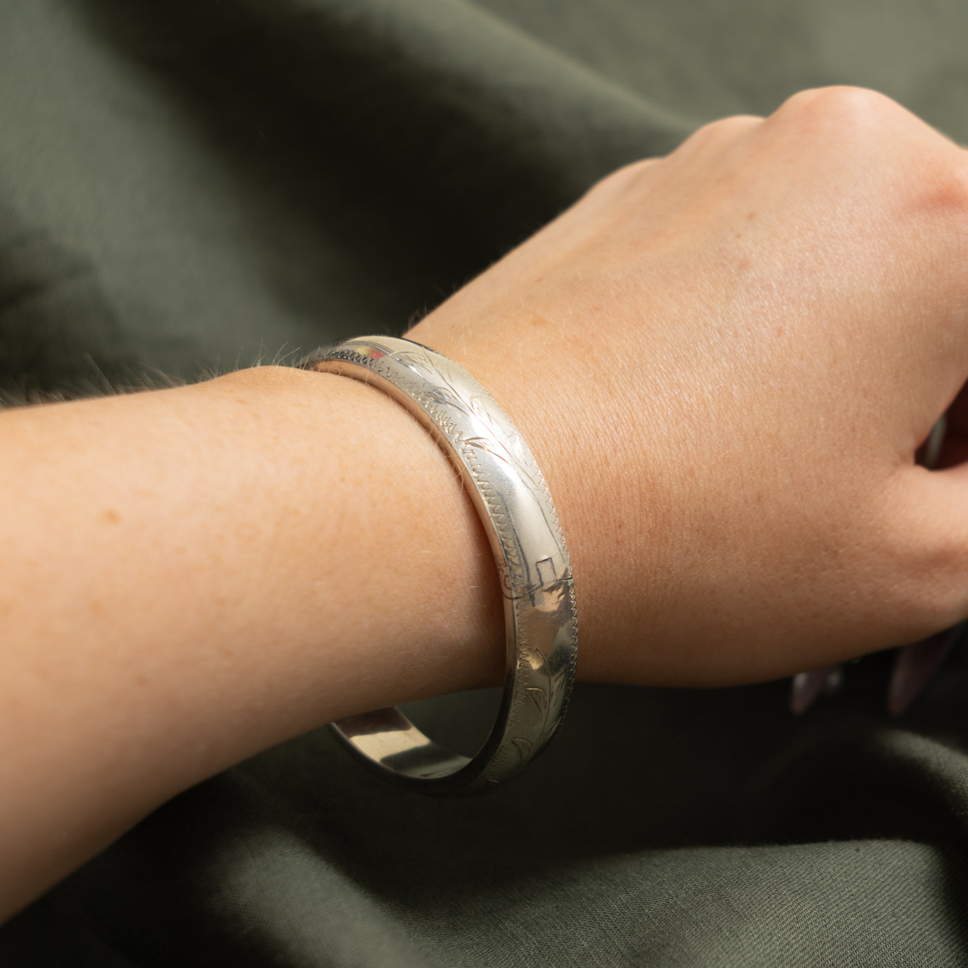 Sterling Silver Leafy Engraved Bangle Bracelet | 7"