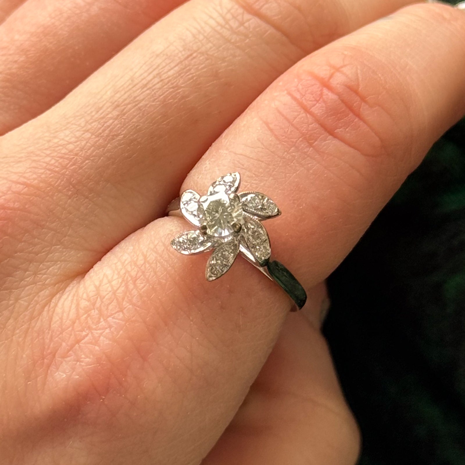 Diamond Flower Ring | 0.44ct, 0.3ctw | SZ 5.5 |