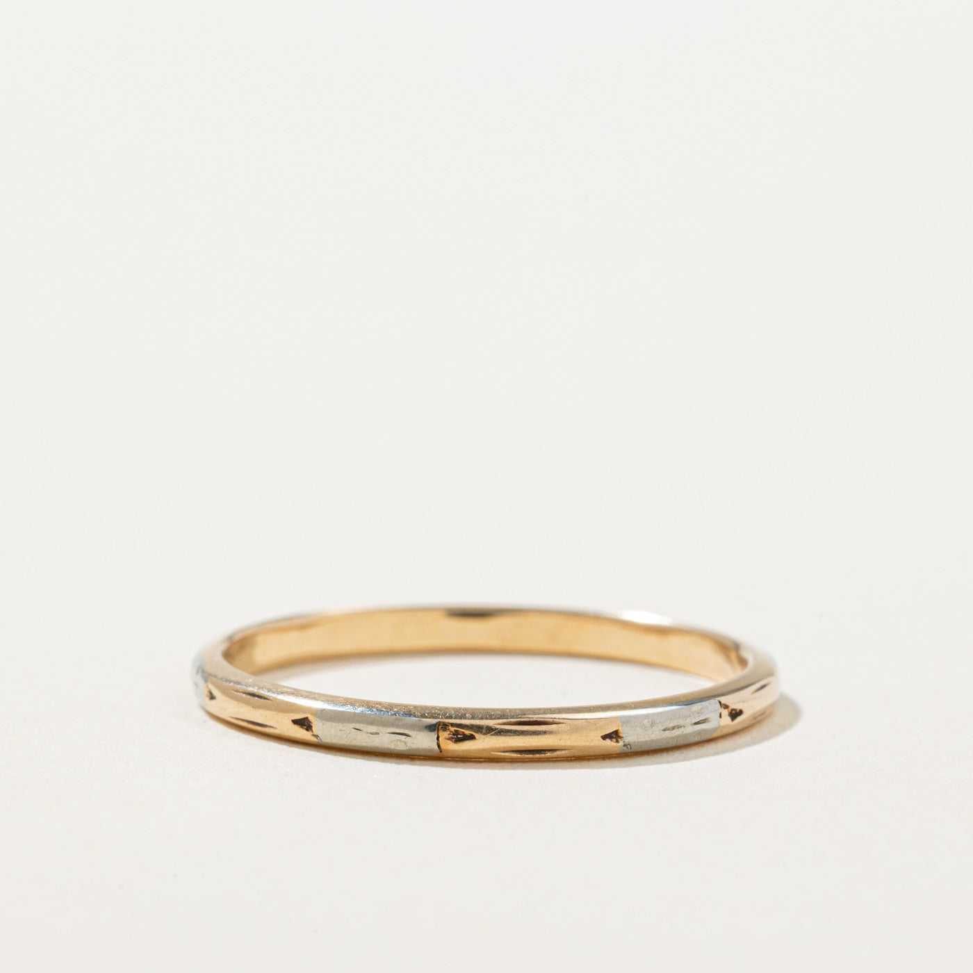 Vintage Canadian Two Tone Gold Engraved Band | SZ 7.75