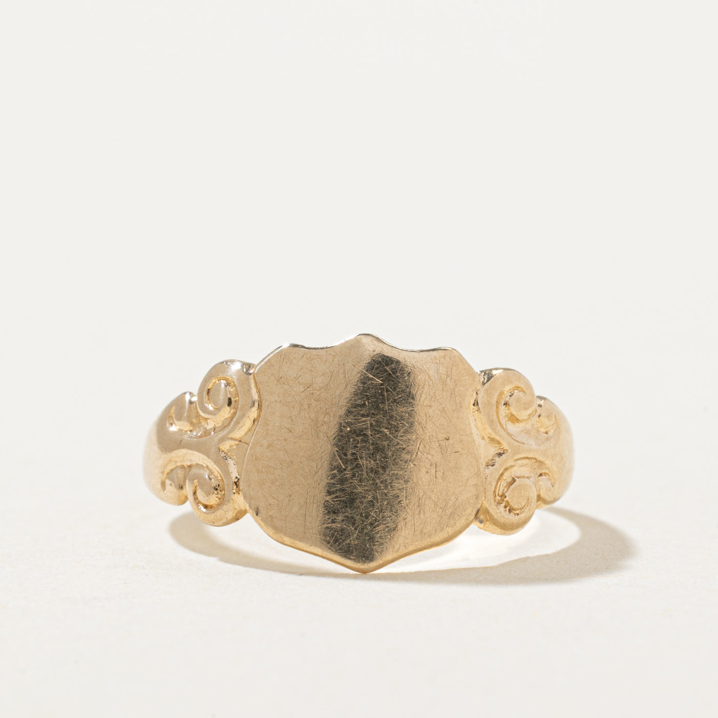 Bague en or jaune 10 carats en forme de crête | Taille 3,75