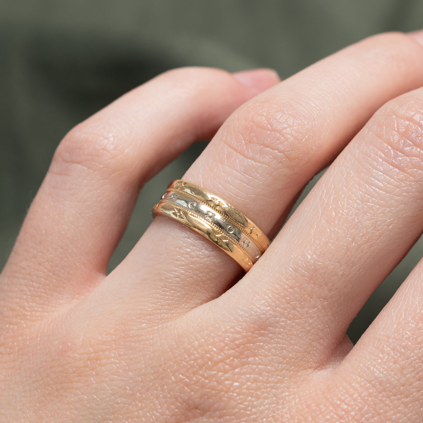 Vintage Canadian 14k Two Tone Gold Engraved Band | 6.25mm | SZ 5.75