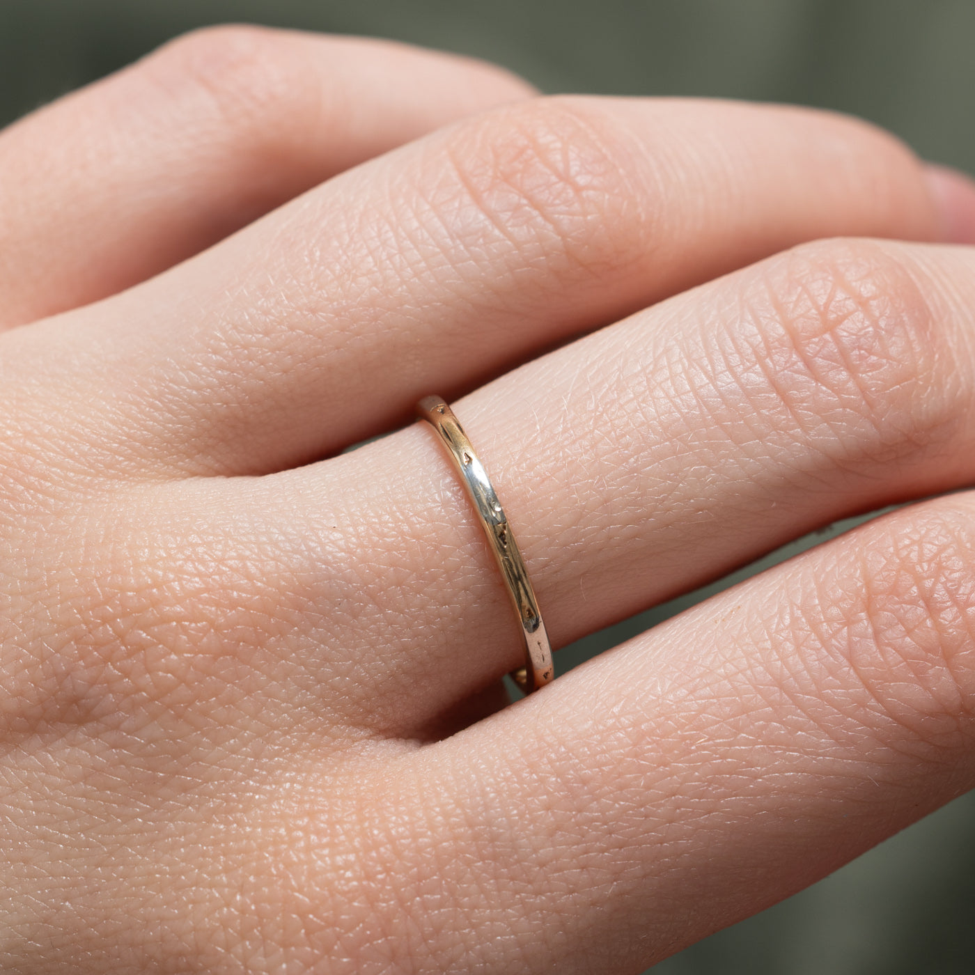 Vintage Canadian Two Tone Gold Engraved Band | SZ 7.75