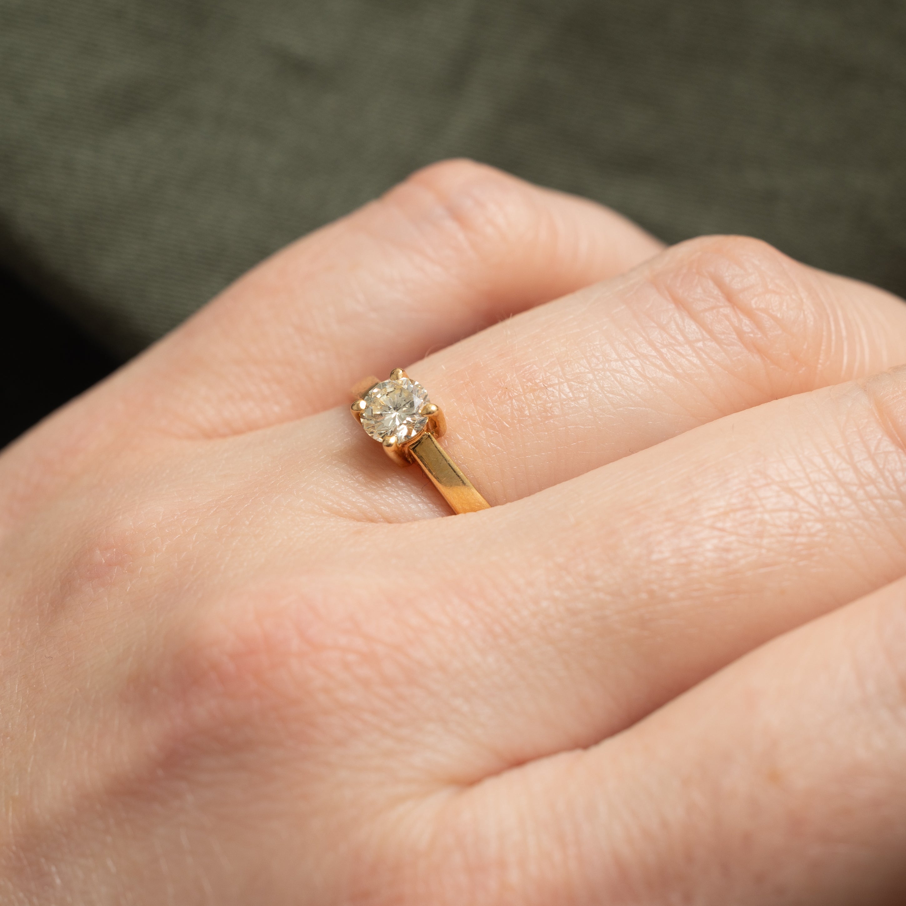 18k Round Brilliant Cut Solitaire Diamond Ring | 0.45ct VS2 J/K | SZ 6.25