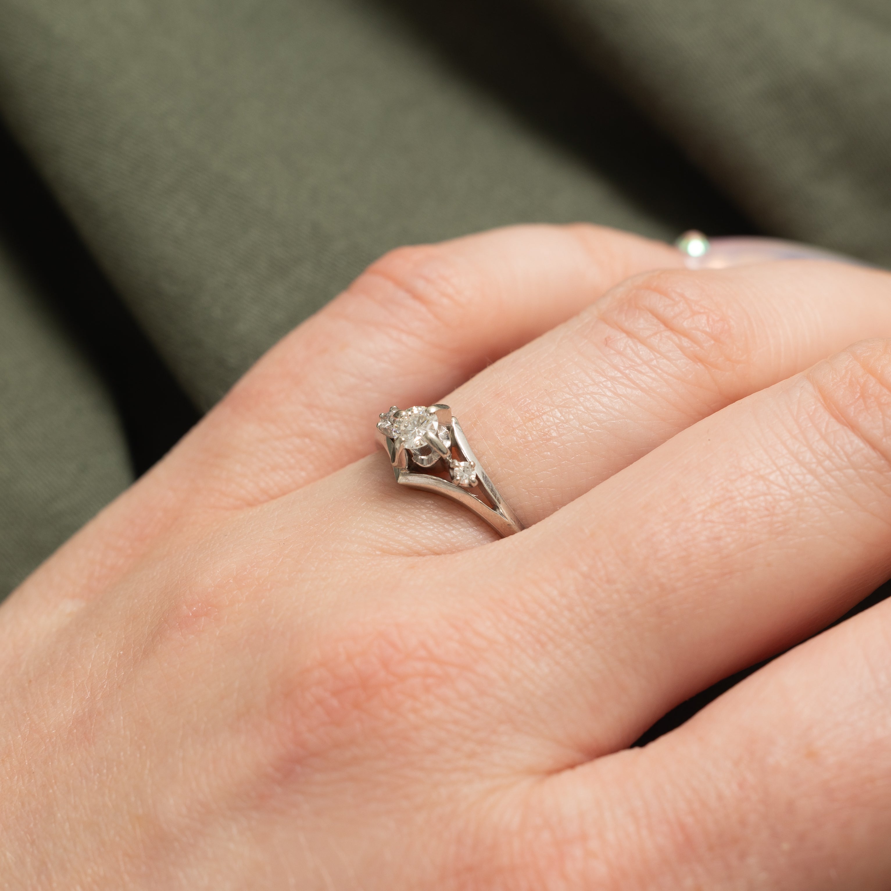 18k Three Stone Diamond Geometric Ring | 0.25ctw | SZ 6