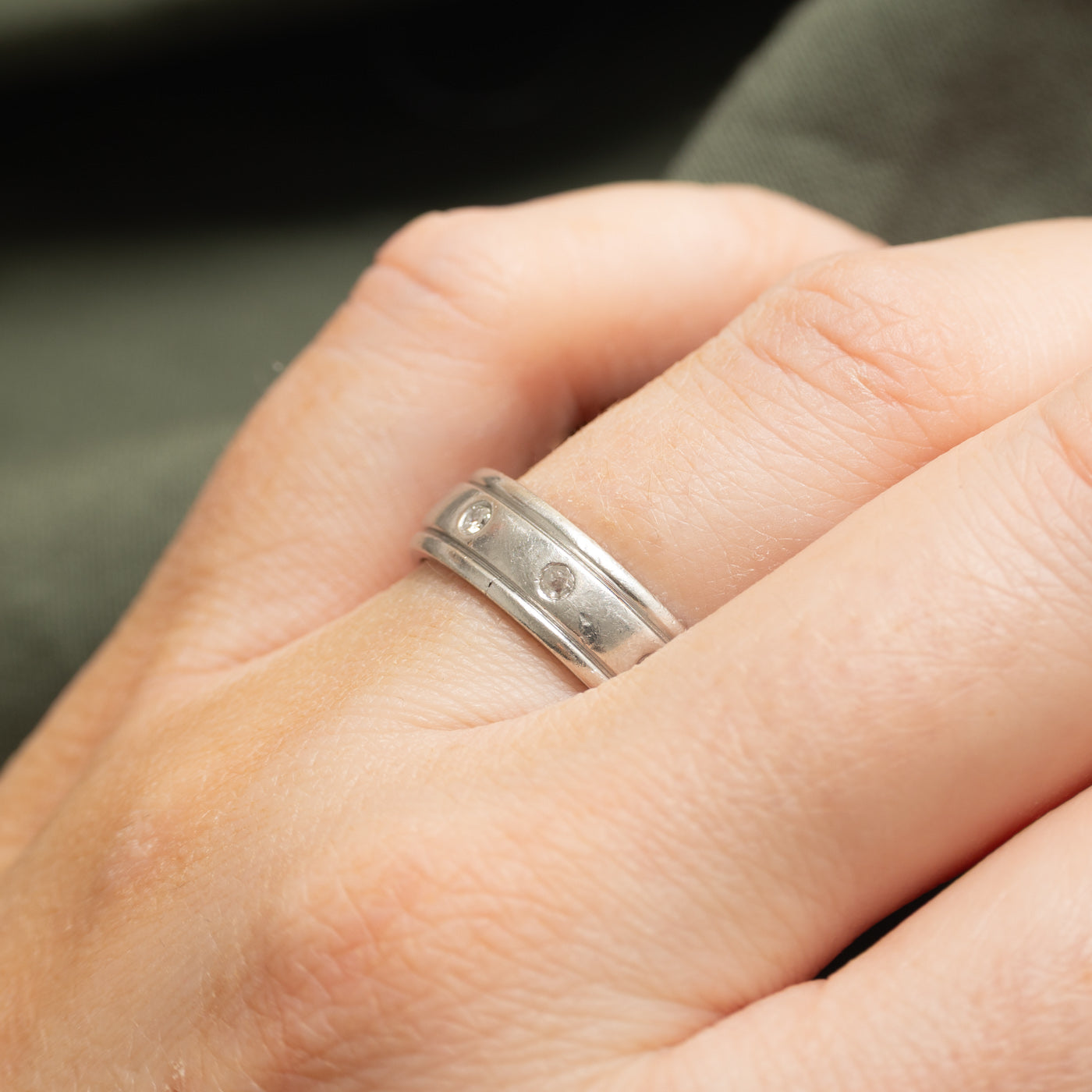 Alliance en platine 950 sertie de diamants | 0,16 ct | 5,95 mm | Taille 8,25