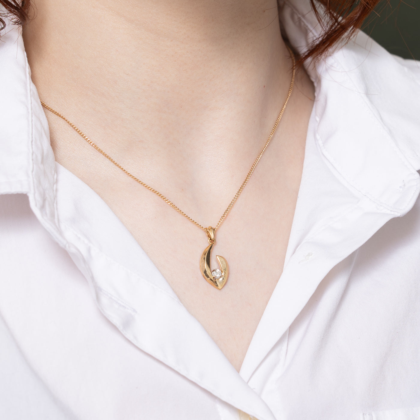 Diamond Hook Pendant | 0.10ct