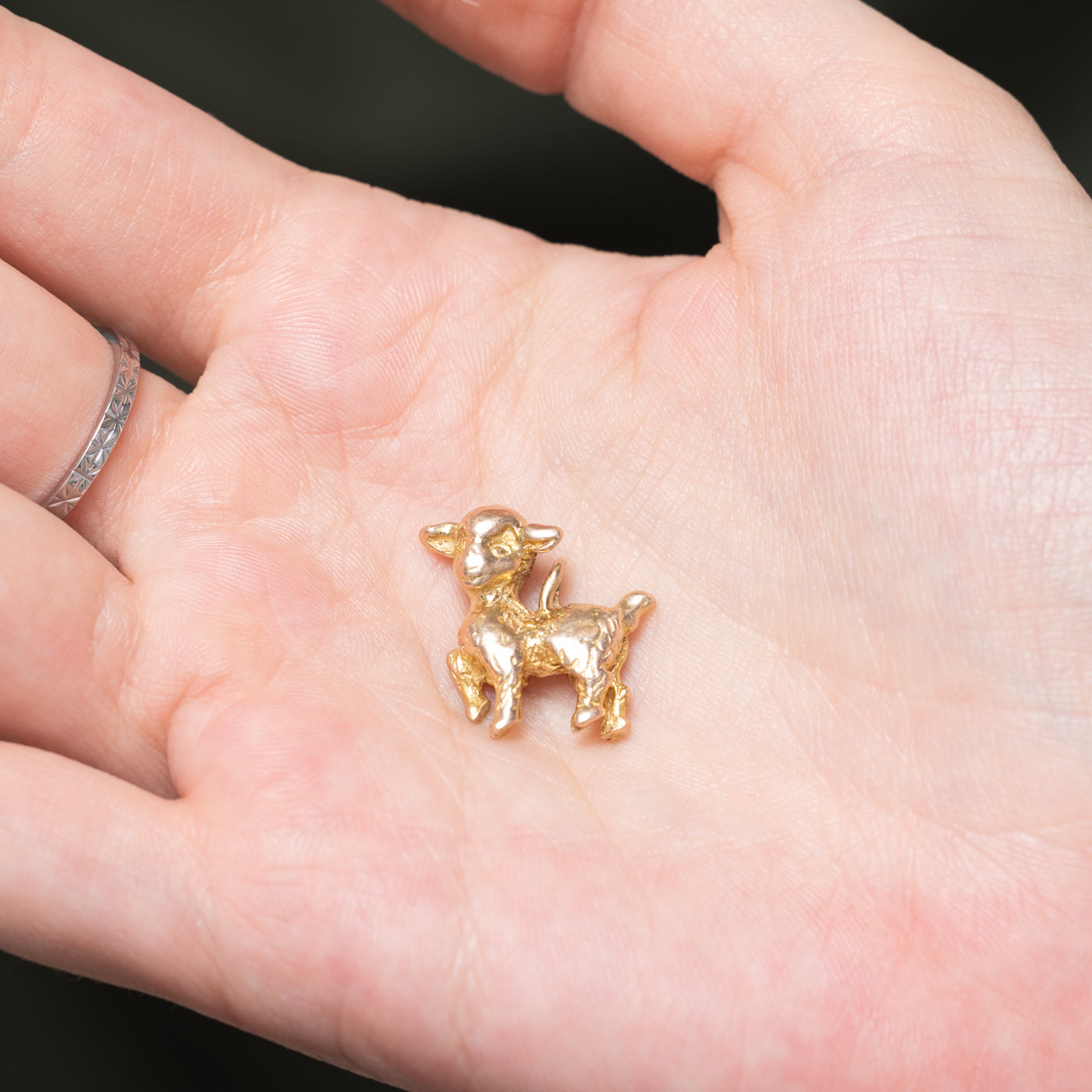 Breloque agneau en or jaune 9 carats