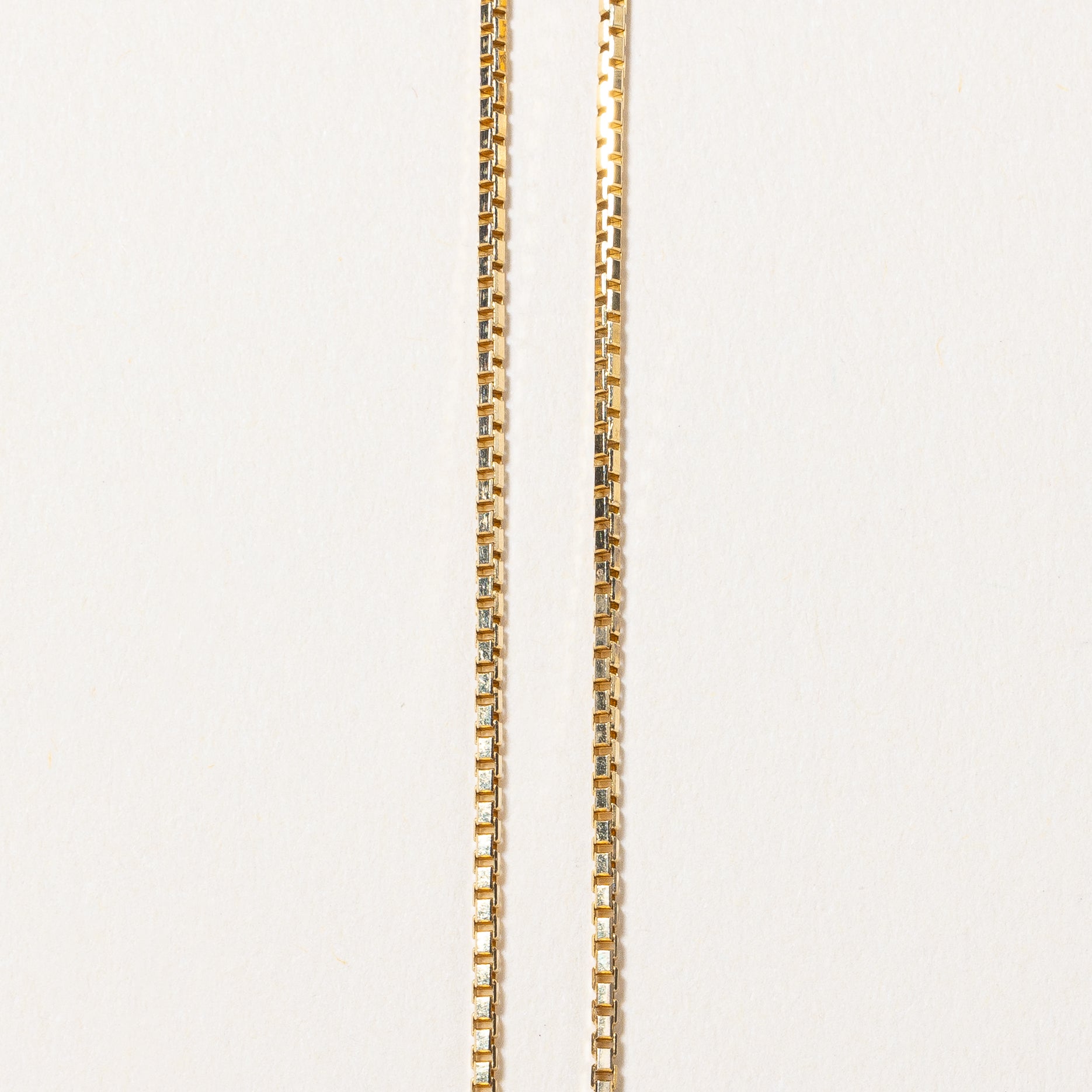 Collier pendentif saphir et diamants | 0,20 ct, 0,06 ct au total | 40,6 cm |
