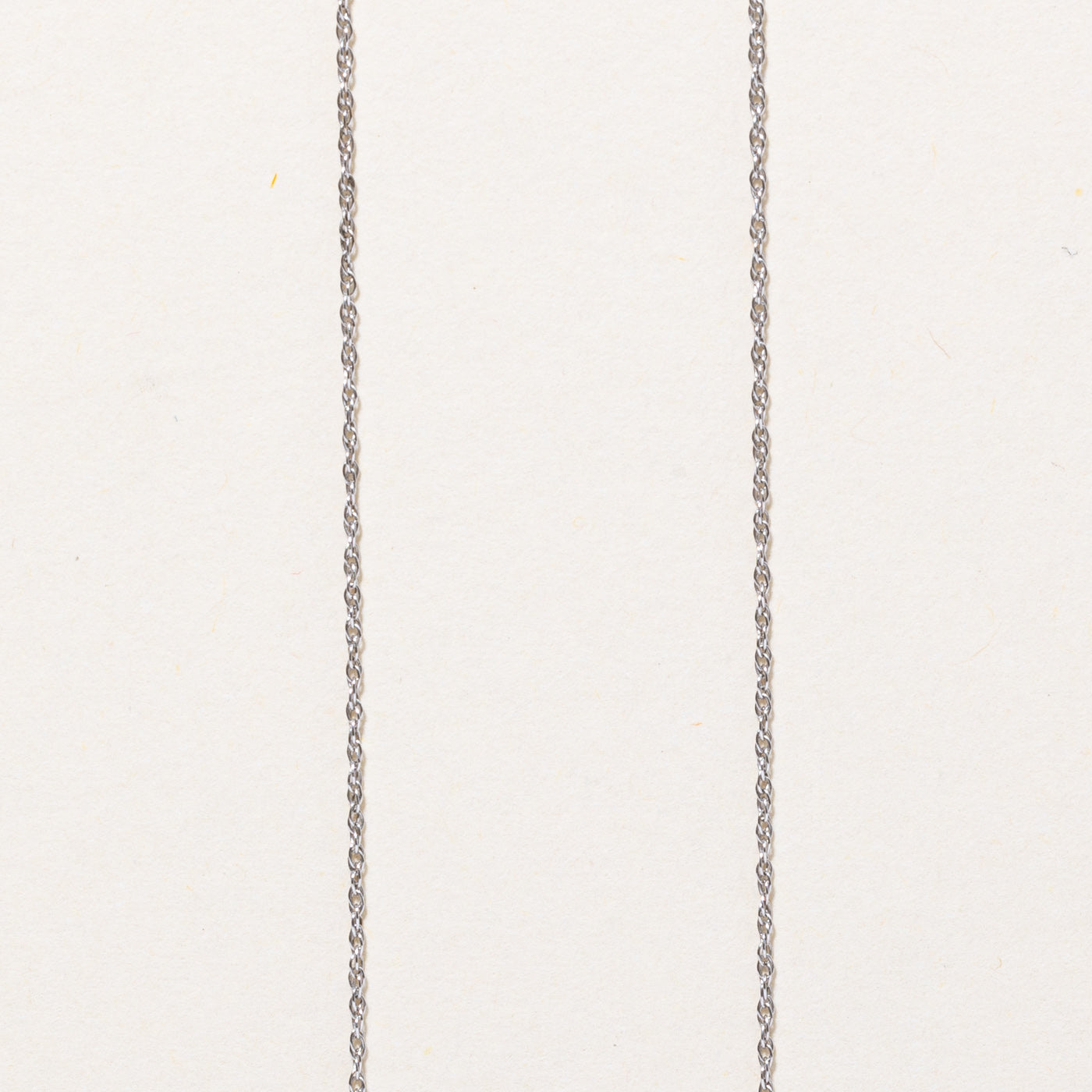 Pendentif et collier Fleur en Diamant | 0,08 ct | 45,7 cm |