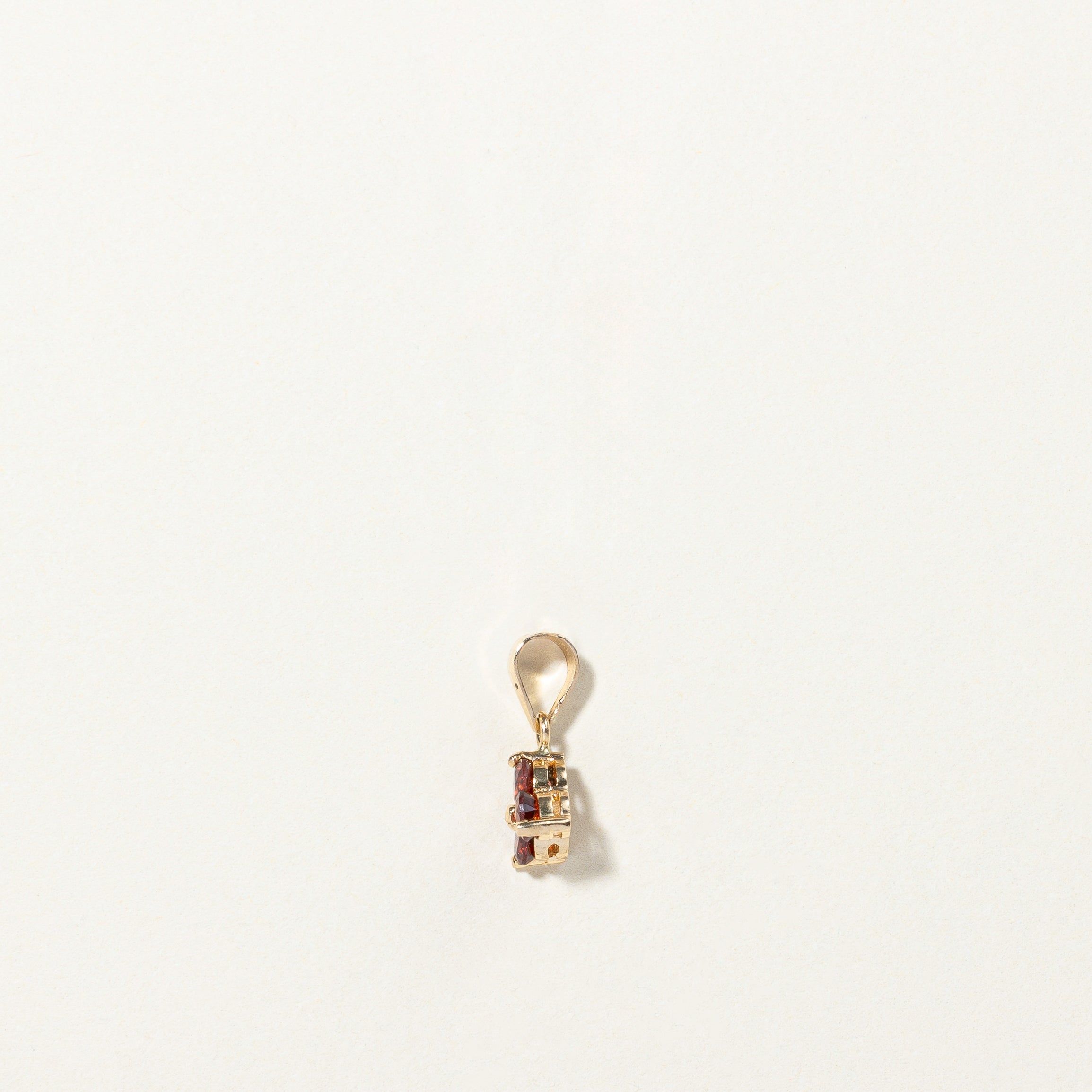 Pendentif en grenat | 0,36 ct |