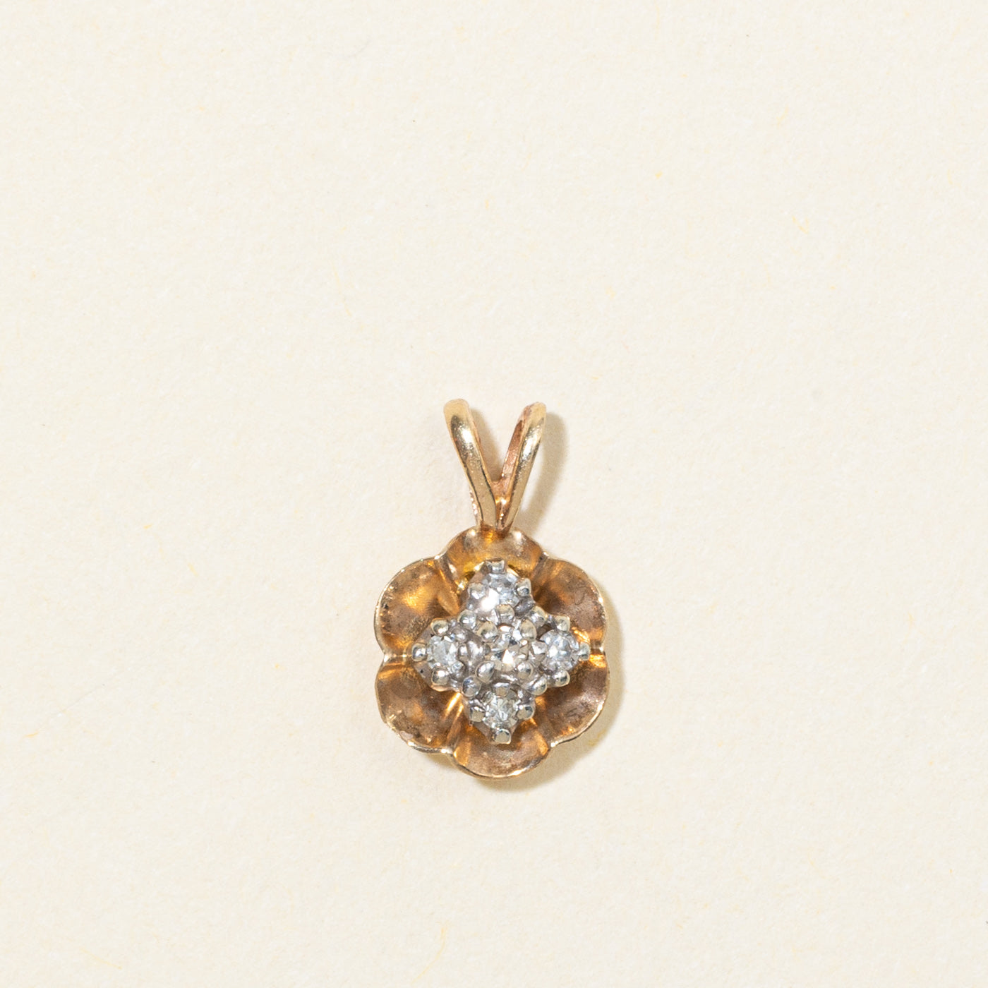 Pendentif fleur serti de diamants 10 carats