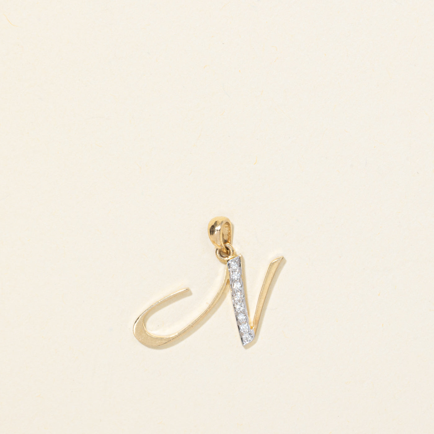 Pendentif initial « N » en diamant 14 carats