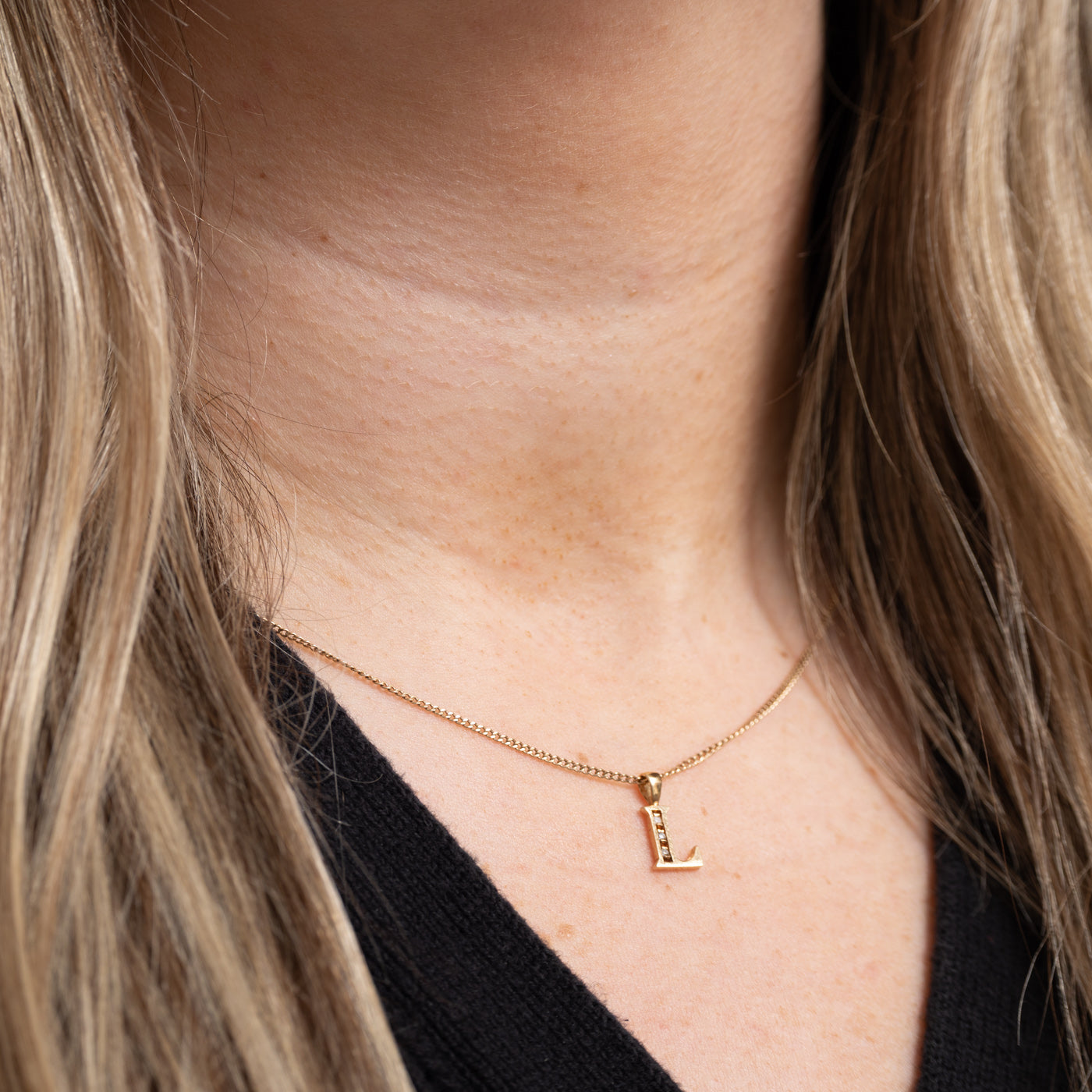 10K "L" Initial Pendant
