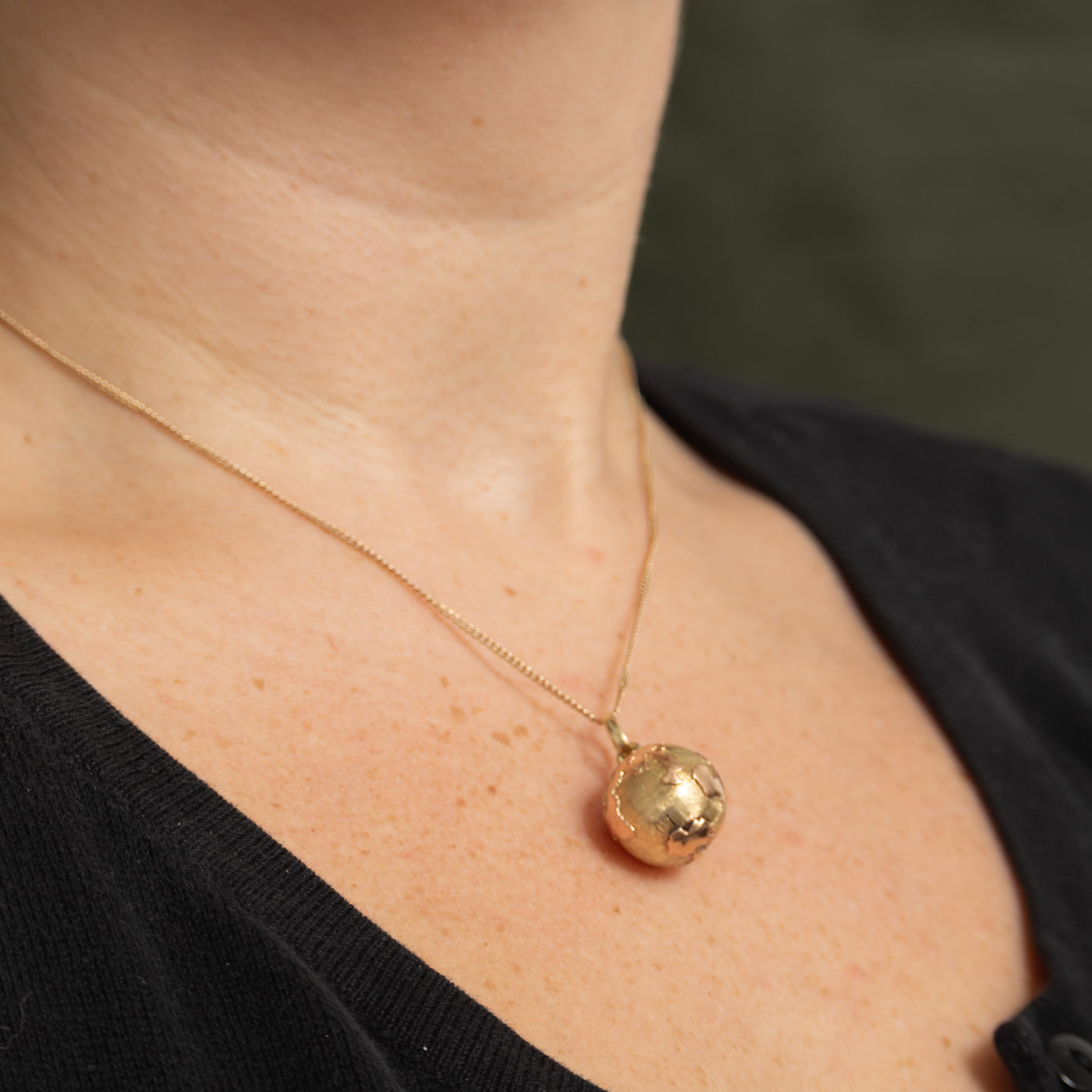 14k Yellow Gold Globe Charm