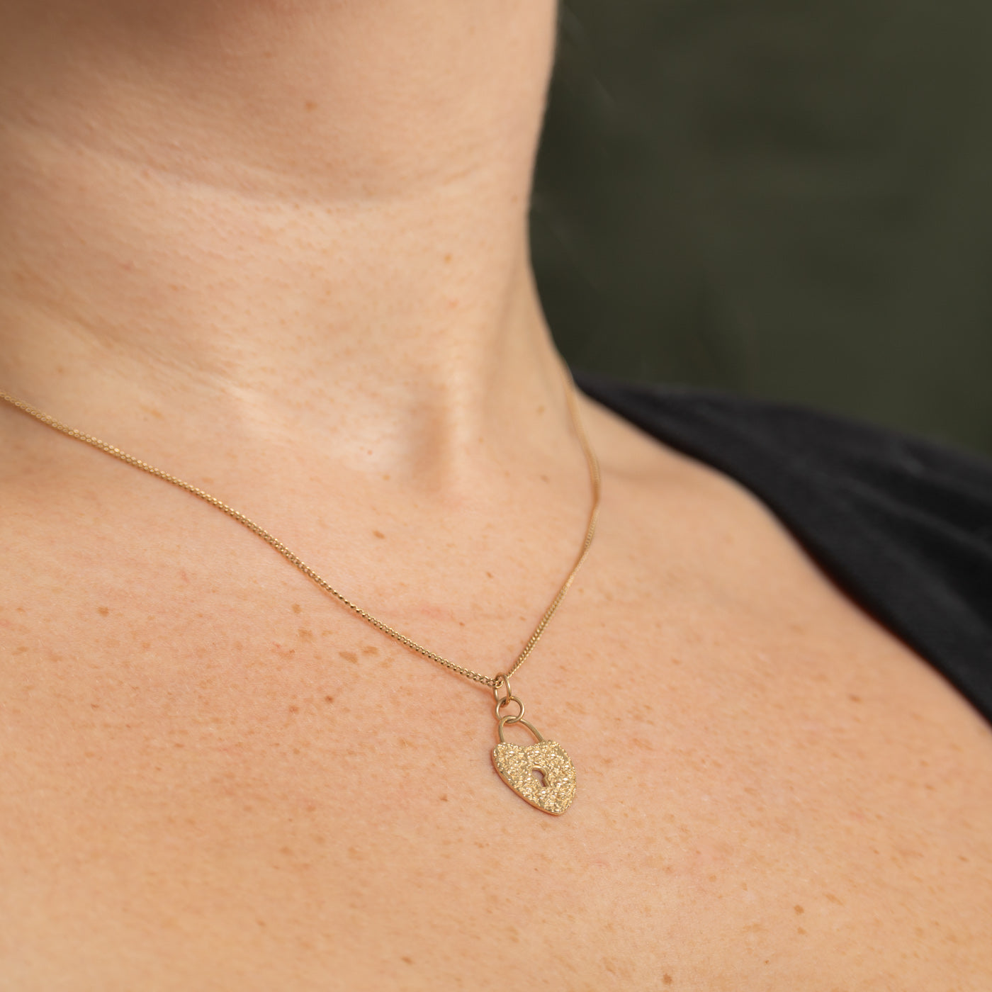 Breloque cadenas en forme de cœur en or jaune 14 carats