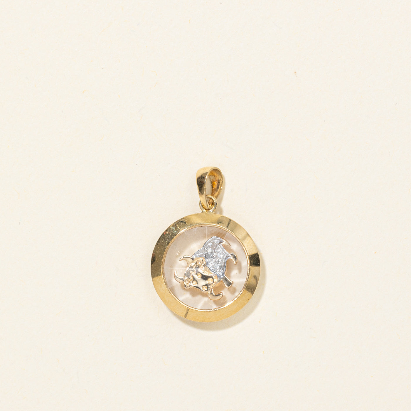 Pendentif Taureau tournant en diamant 18 carats