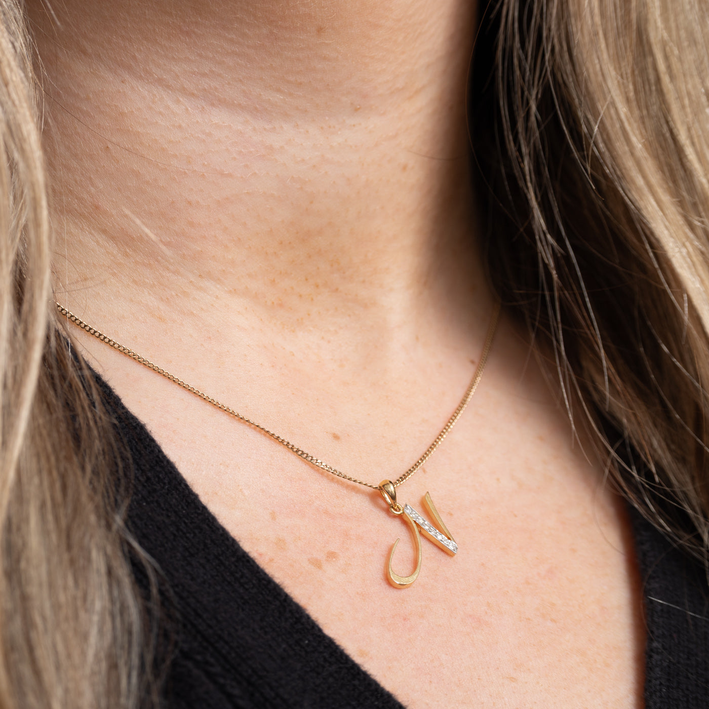 Pendentif initial « N » en diamant 14 carats