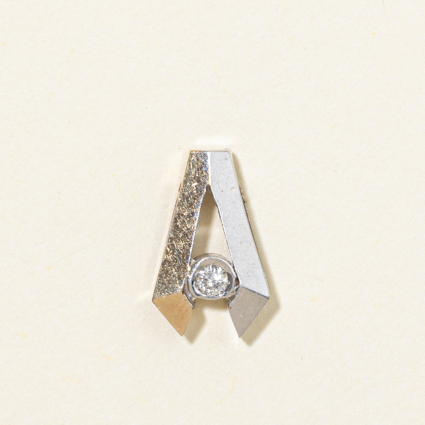 10K Single Diamond Abstract Pendant