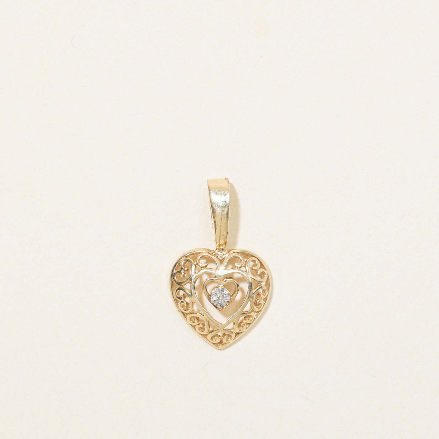10K Diamond Scrollwork Heart Pendant