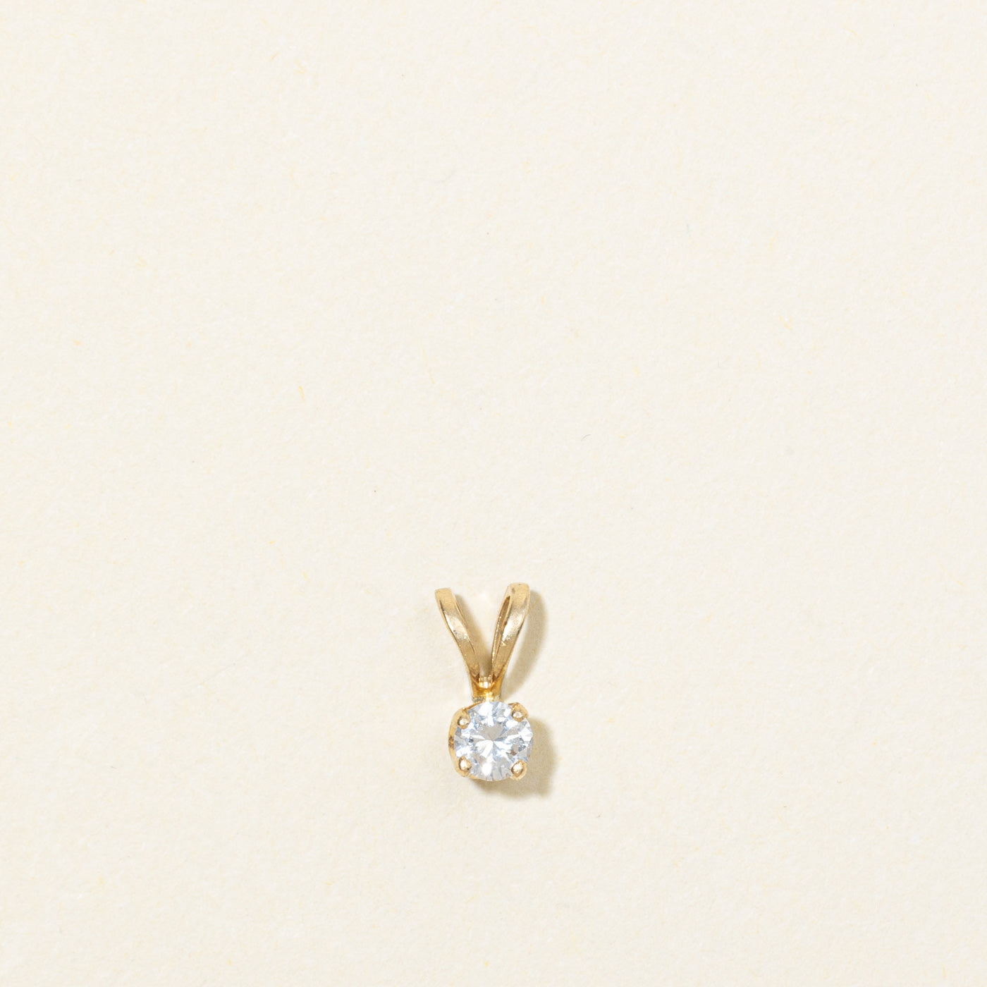 Pendentif solitaire en or 14 carats avec diamant