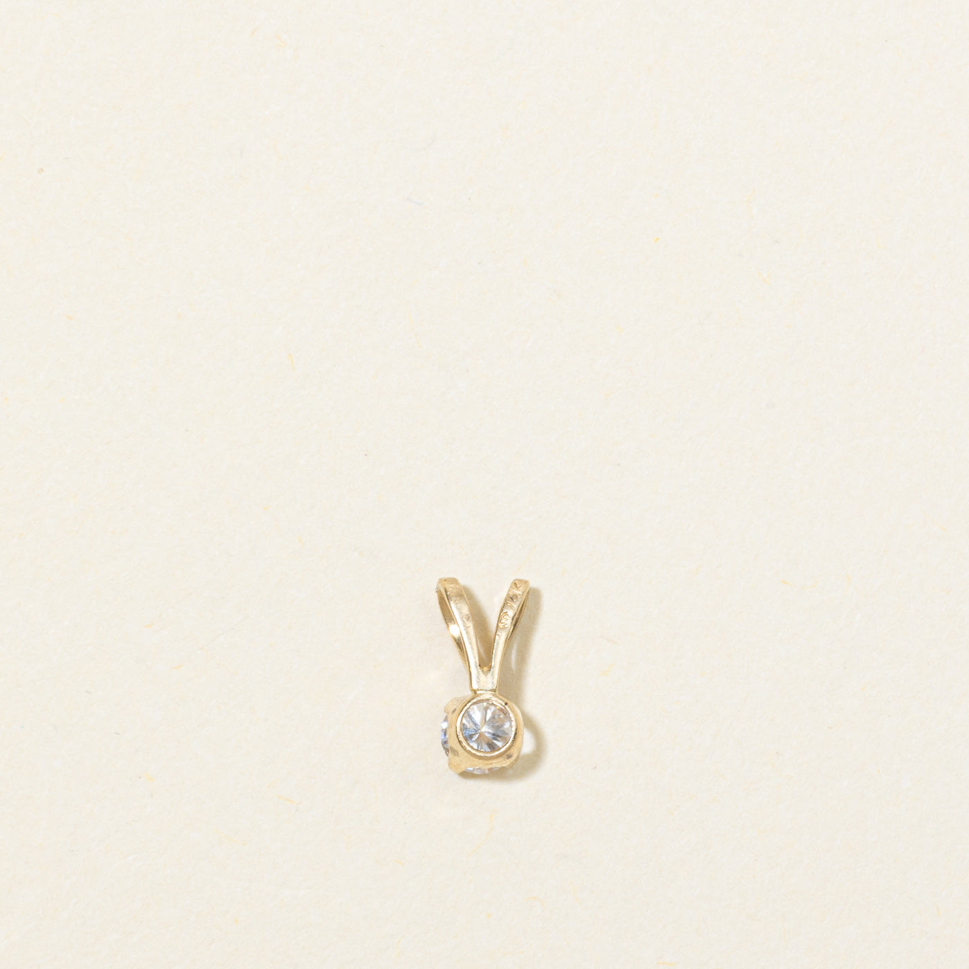 Pendentif solitaire en or 14 carats avec diamant