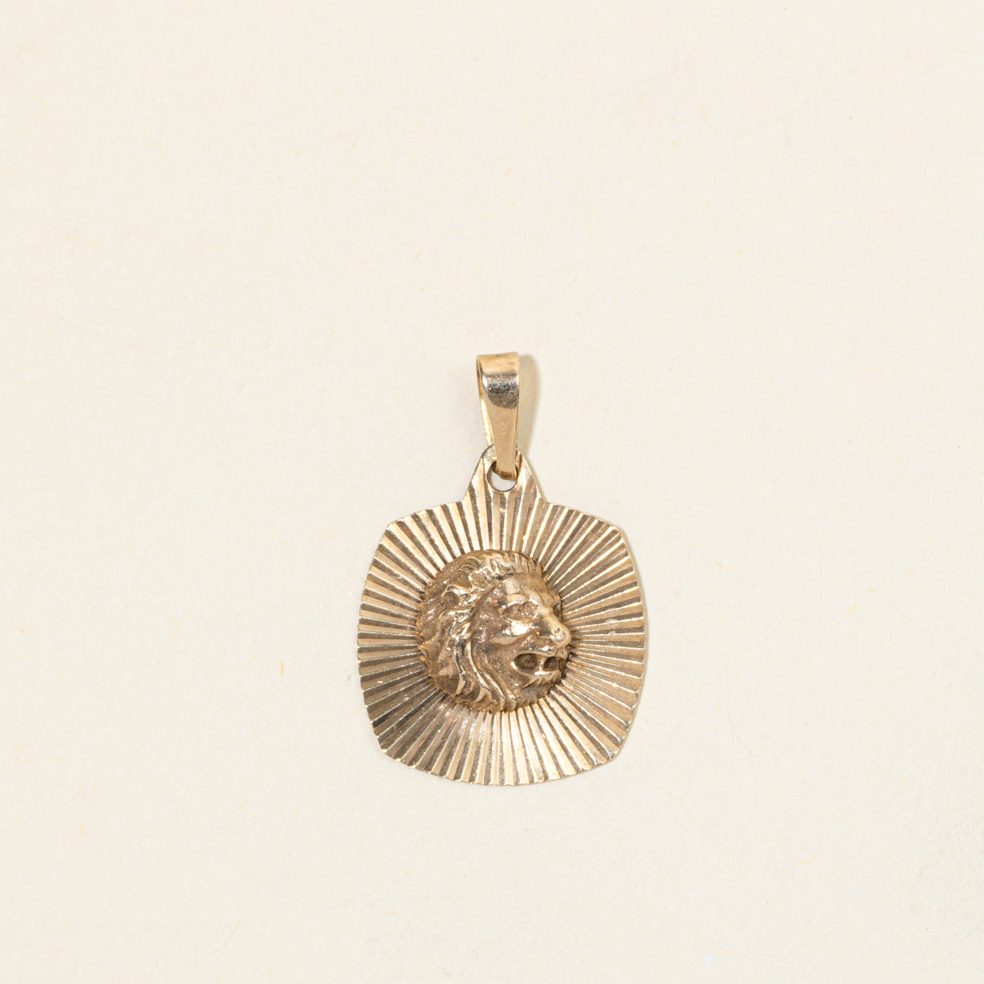 10k Yellow Gold Lion Head Pendant