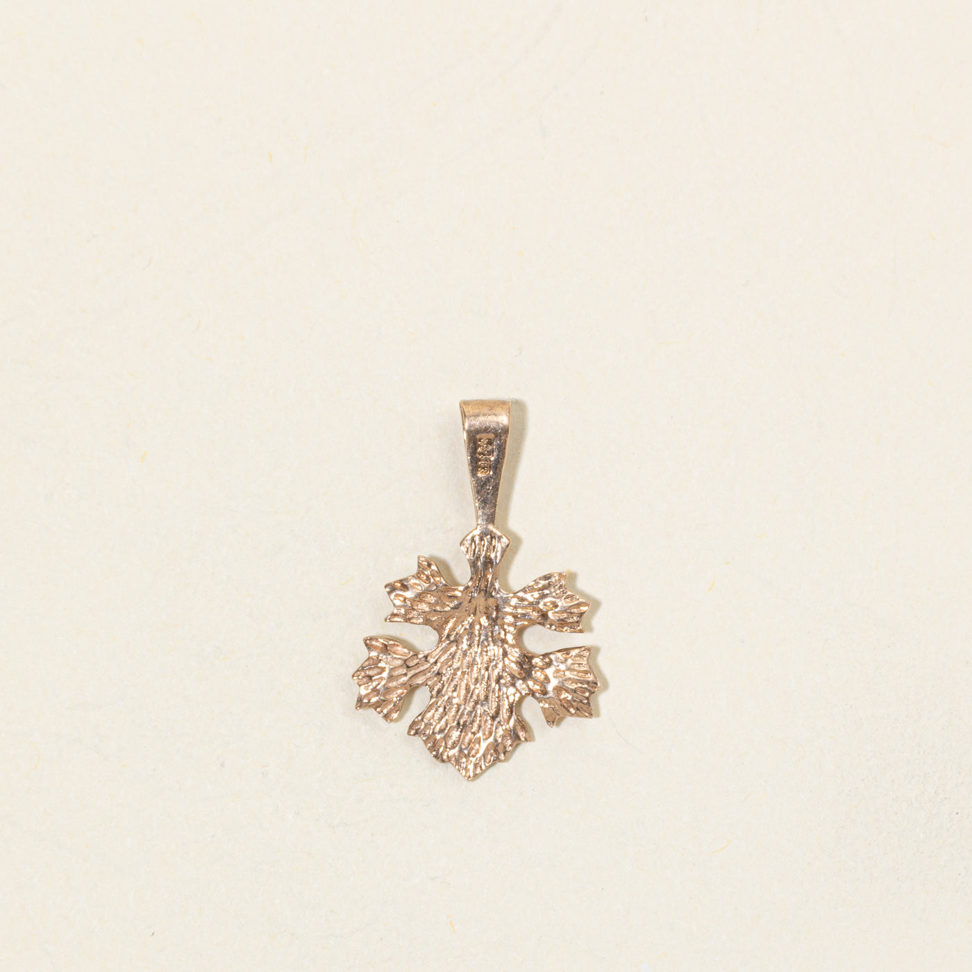 14k Yellow Gold Maple Leaf Pendant