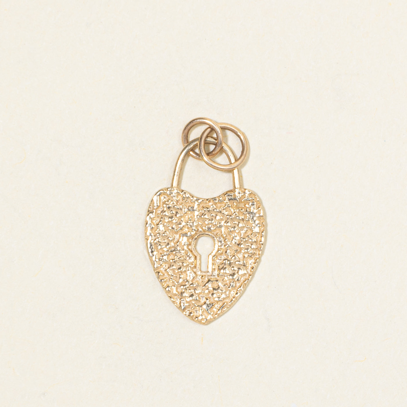 Breloque cadenas en forme de cœur en or jaune 14 carats