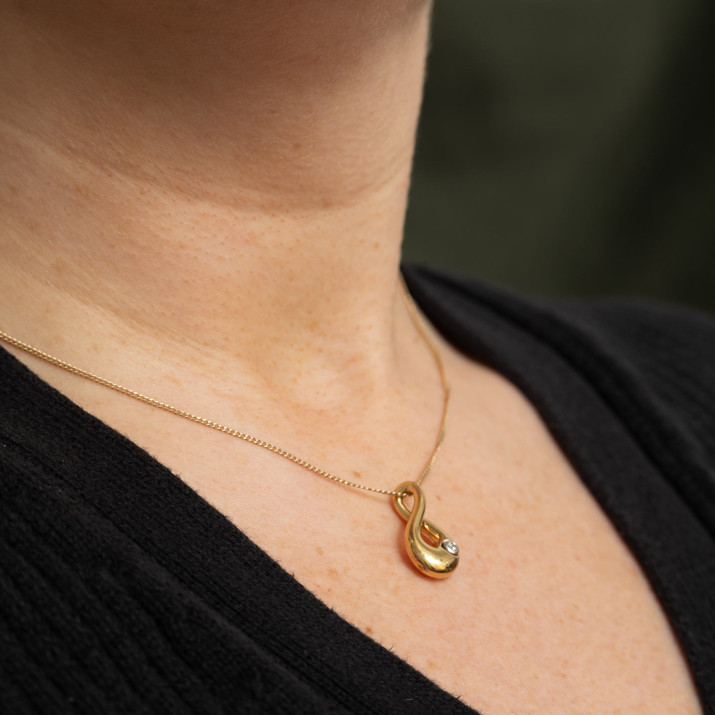 10K Diamond Infinity Pendant