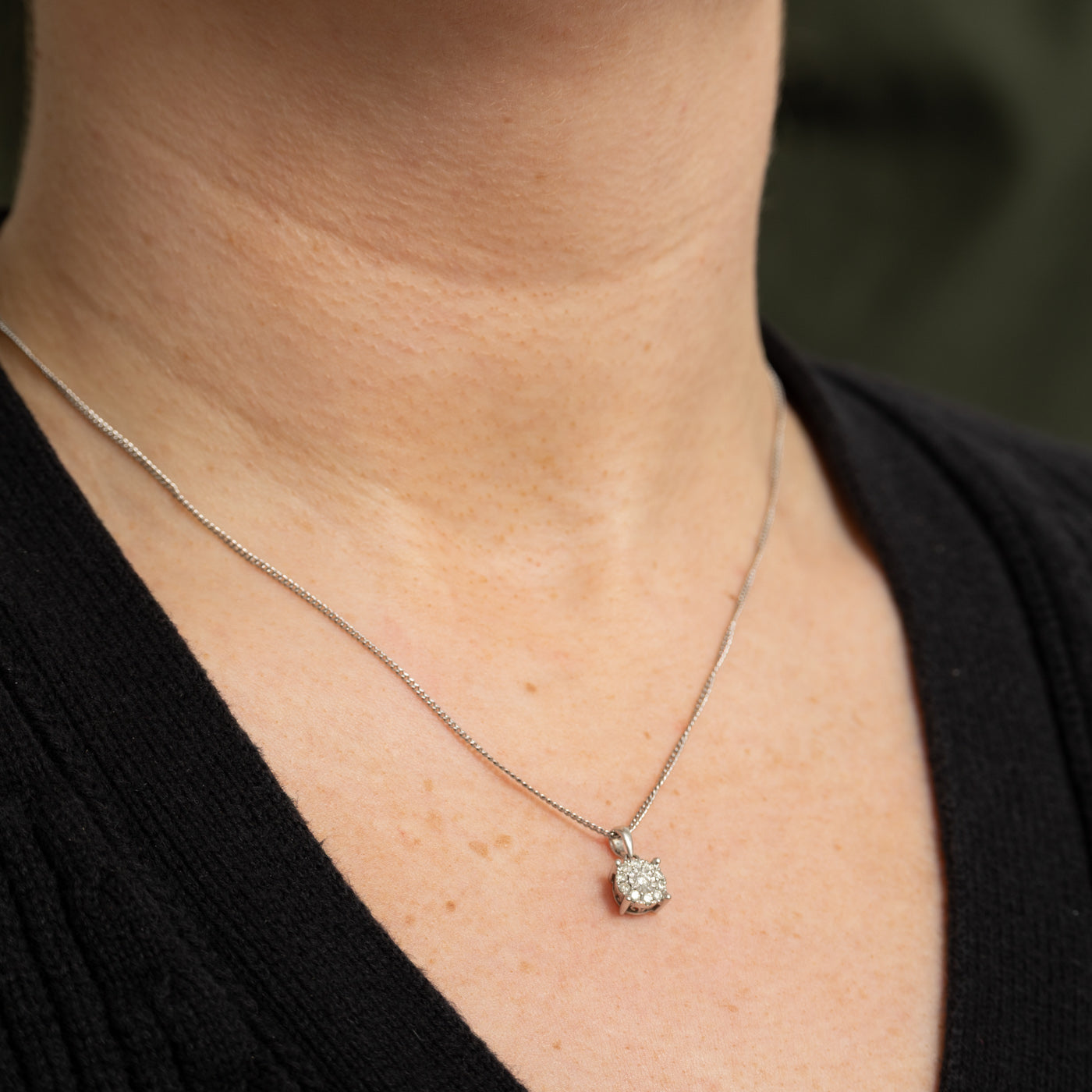 10K Illusion Set Diamond Halo Pendant