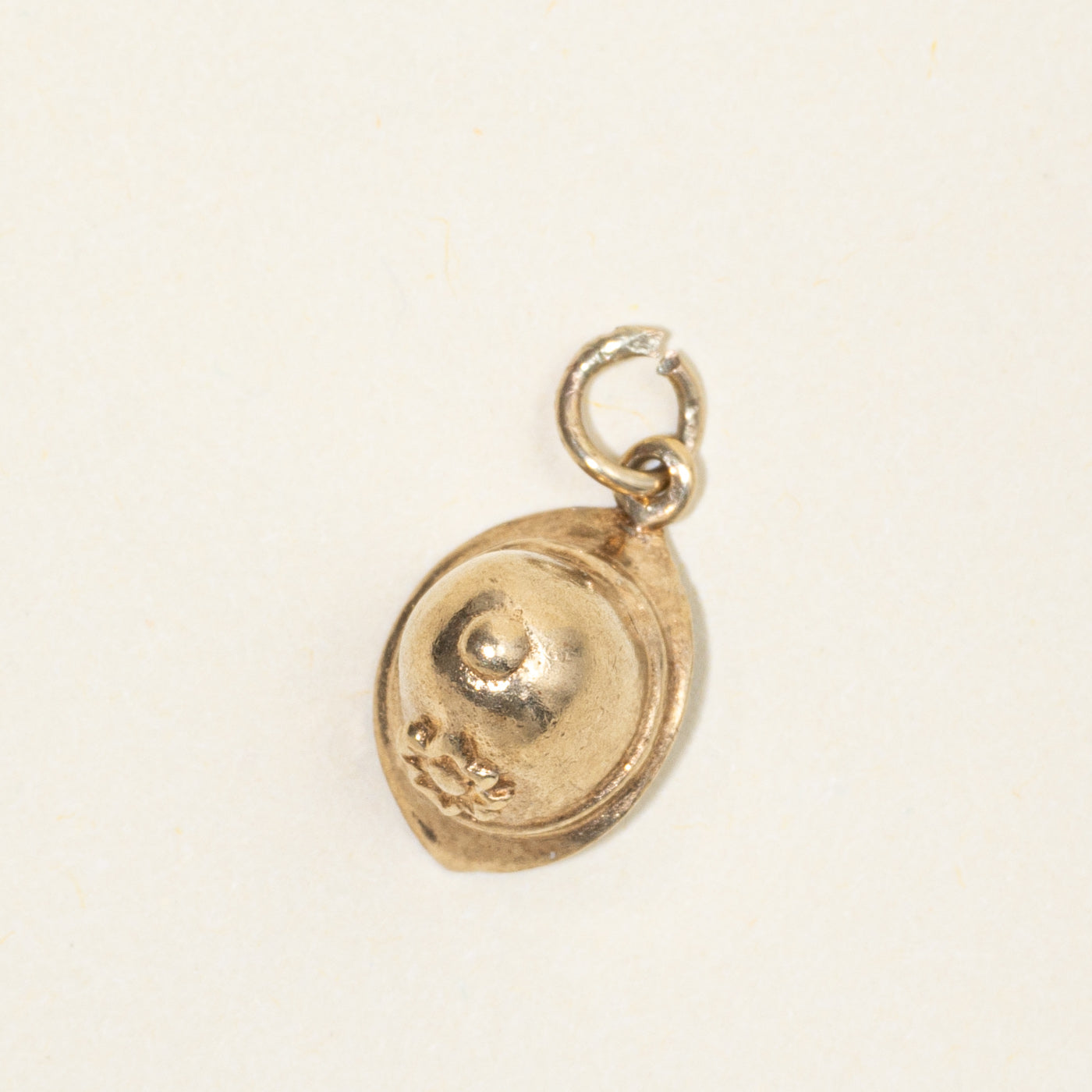 1984 London 9k Yellow Gold Custodian Helmet Charm