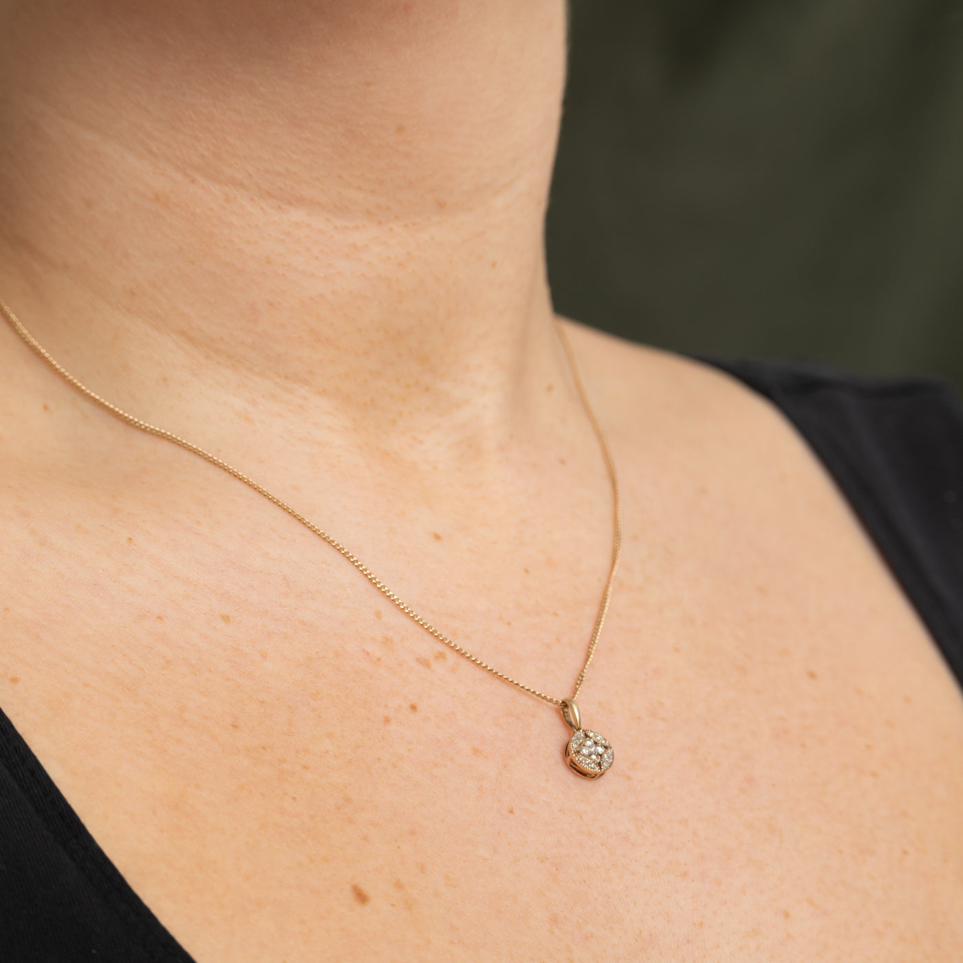 10K Diamond Flower Cluster Pendant
