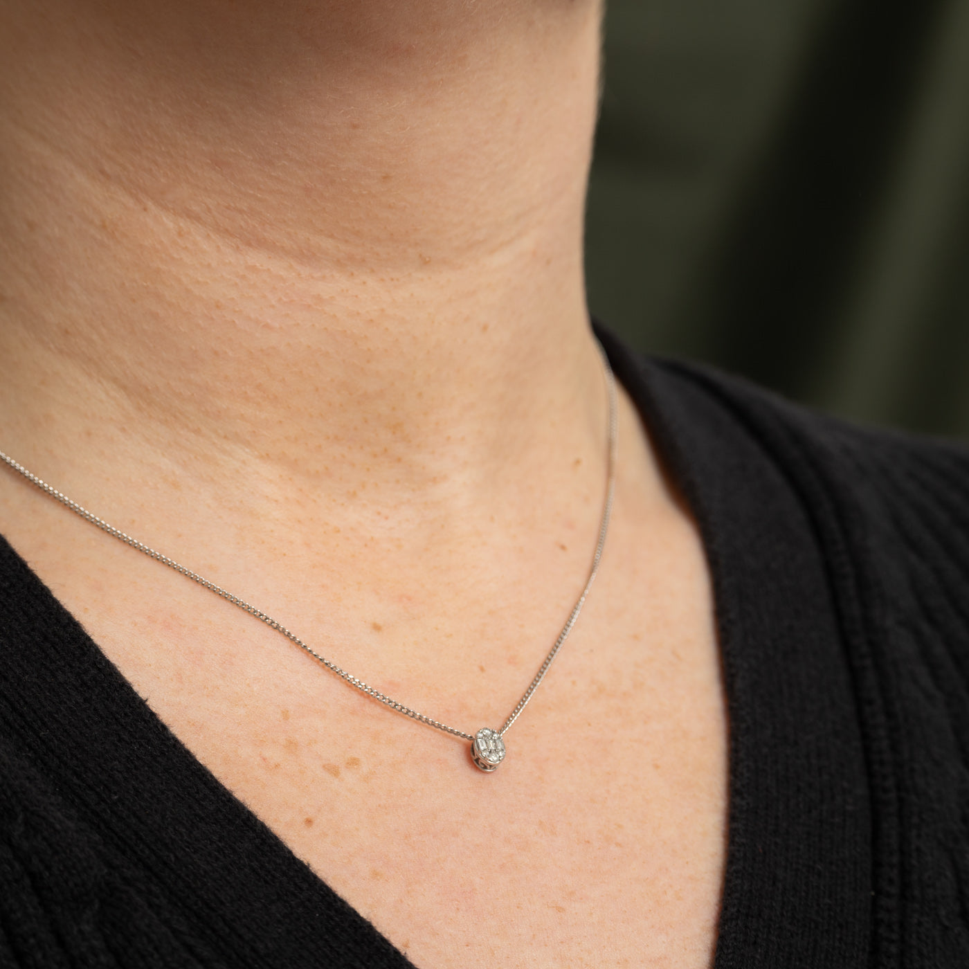 Pendentif ovale serti de diamants 10 carats