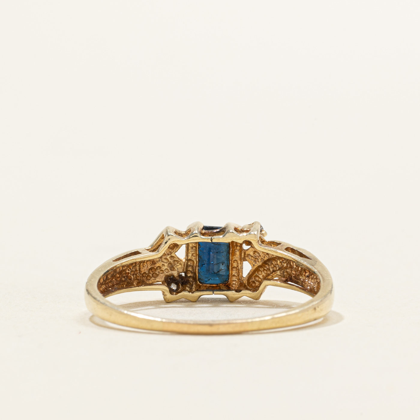 Semi Bezel Emerald Cut Sapphire & Diamond Grooved Ring | SZ 10.0