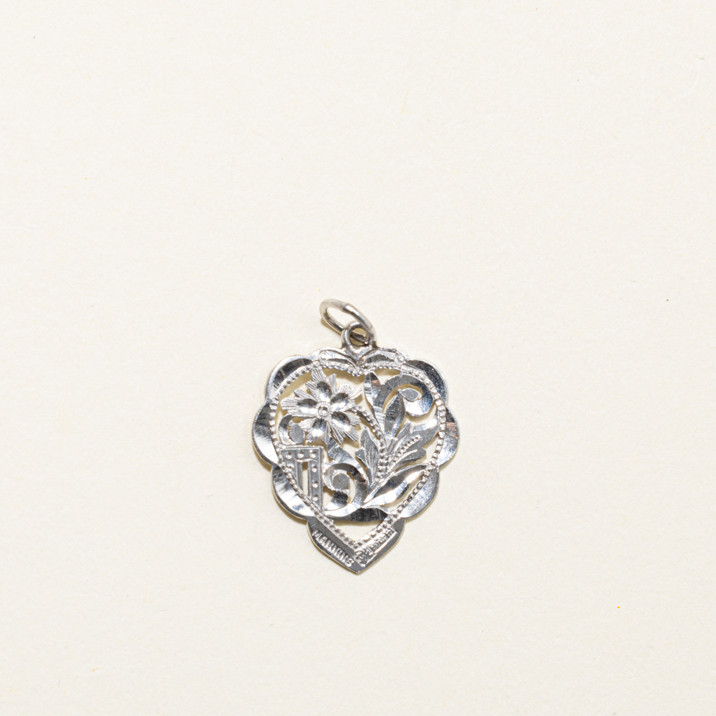 850 Platinum Openwork Heart Floral Pendant